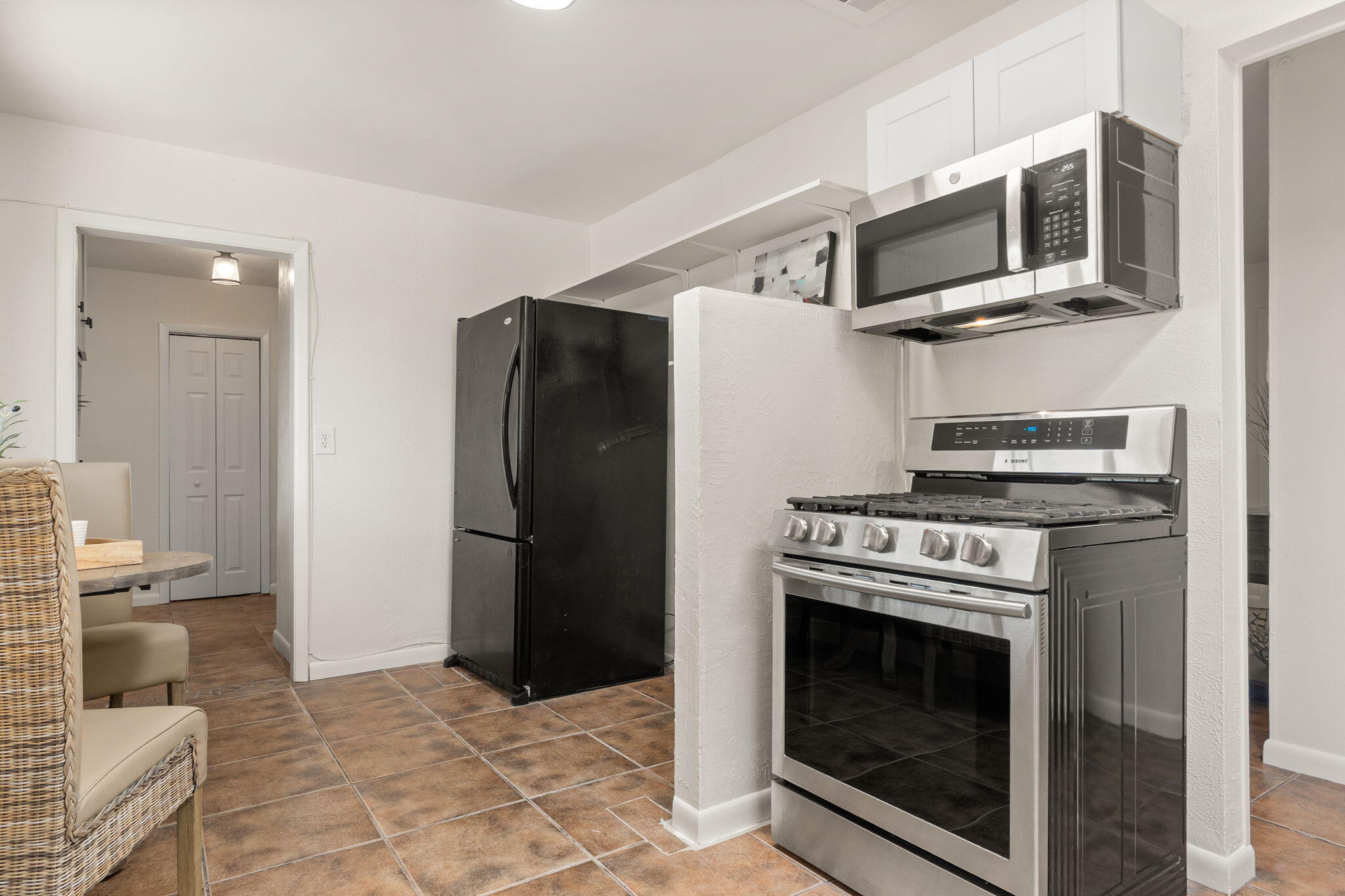 1409 GLORIETA Street NE