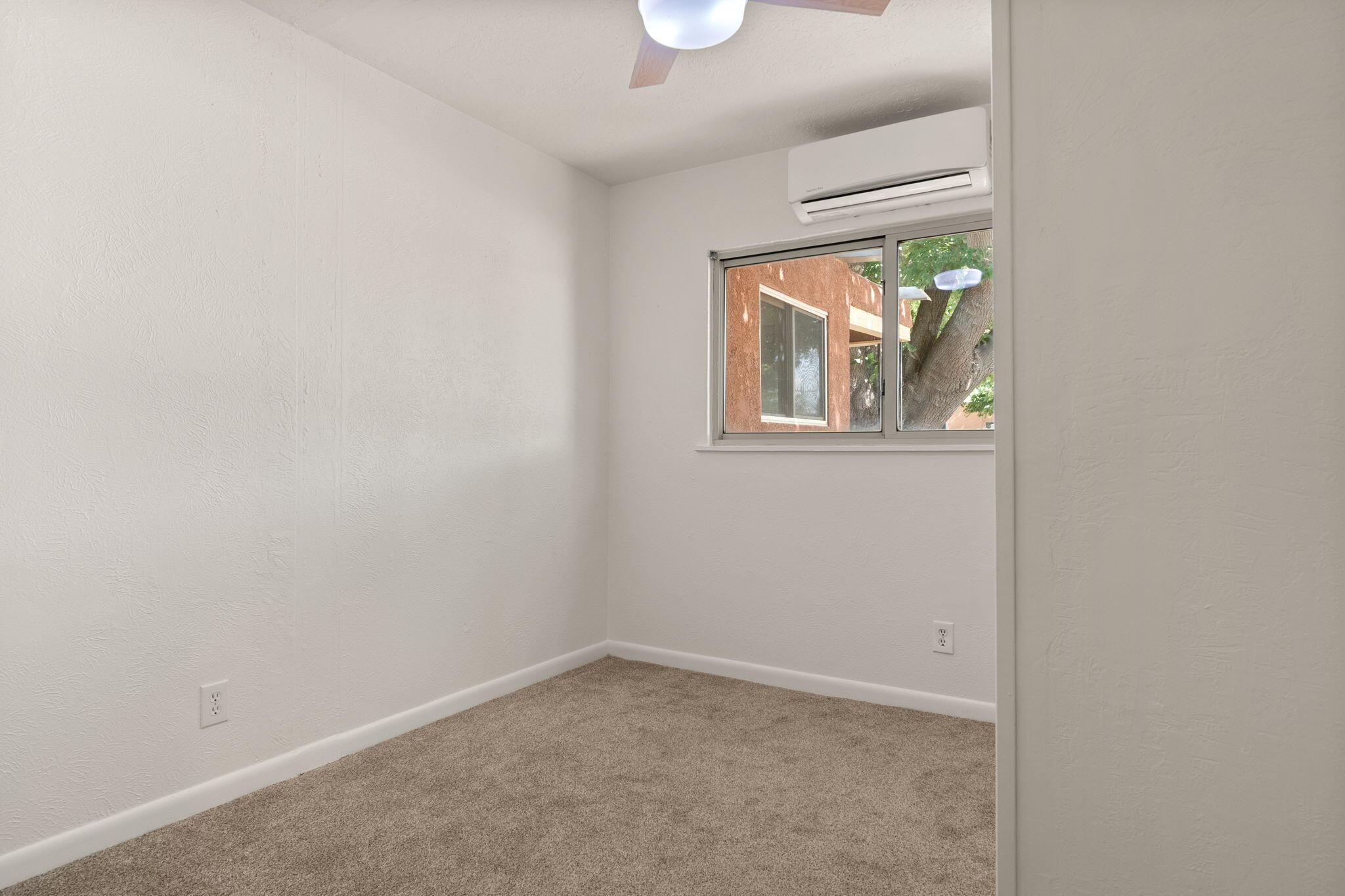 1409 GLORIETA Street NE