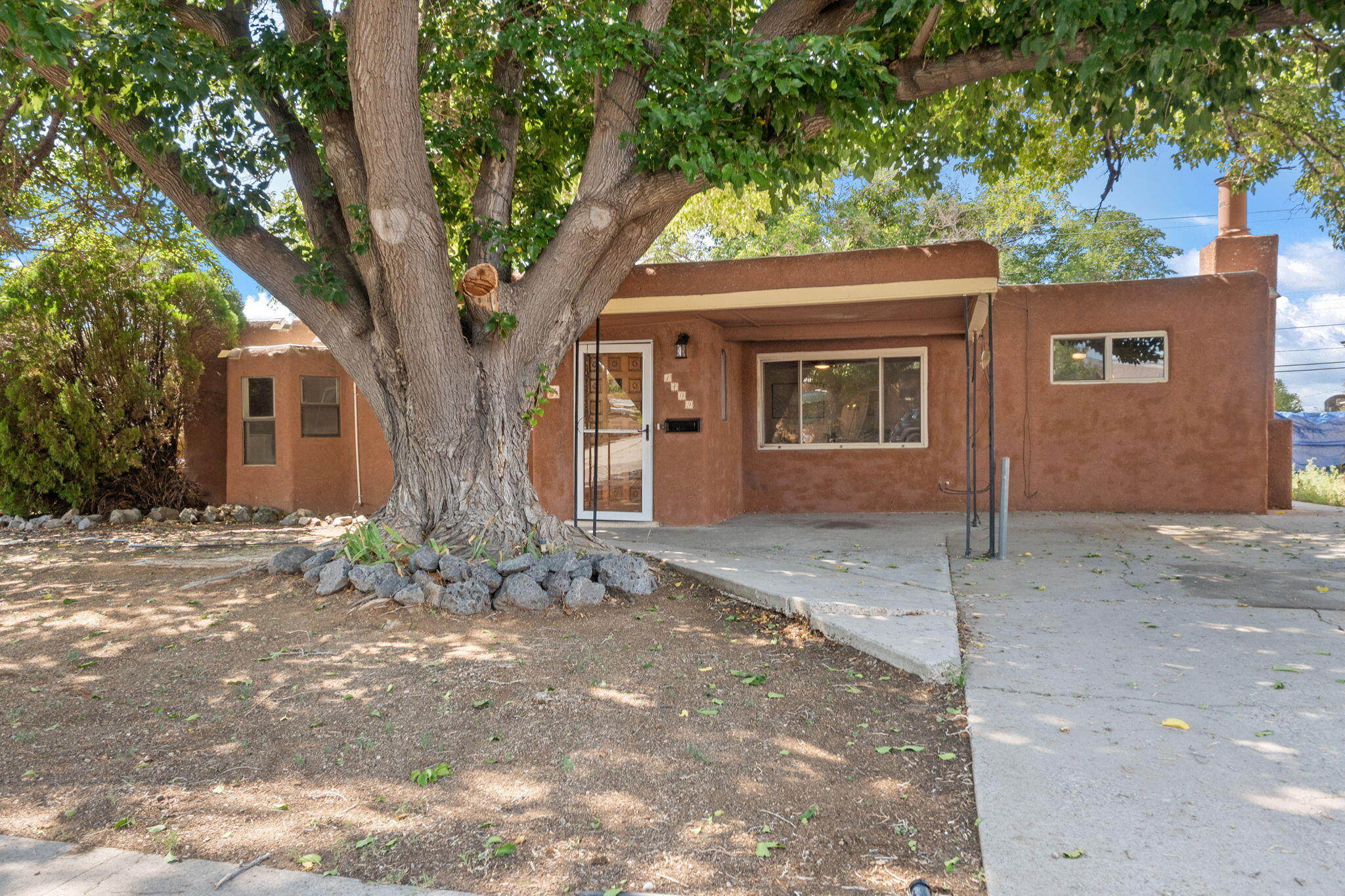 1409 GLORIETA Street NE