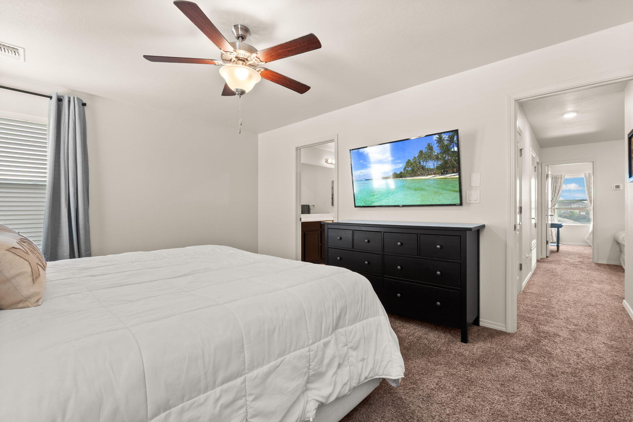 1260 TIERRA VERDE Loop