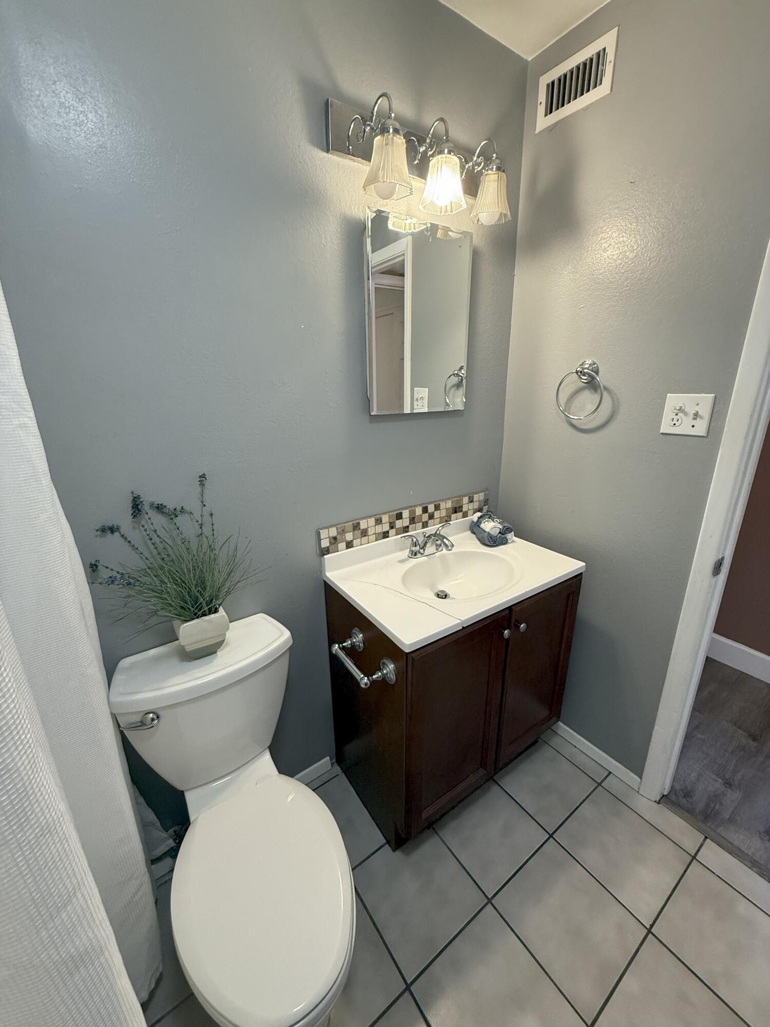 4601 CARLISLE Boulevard NE