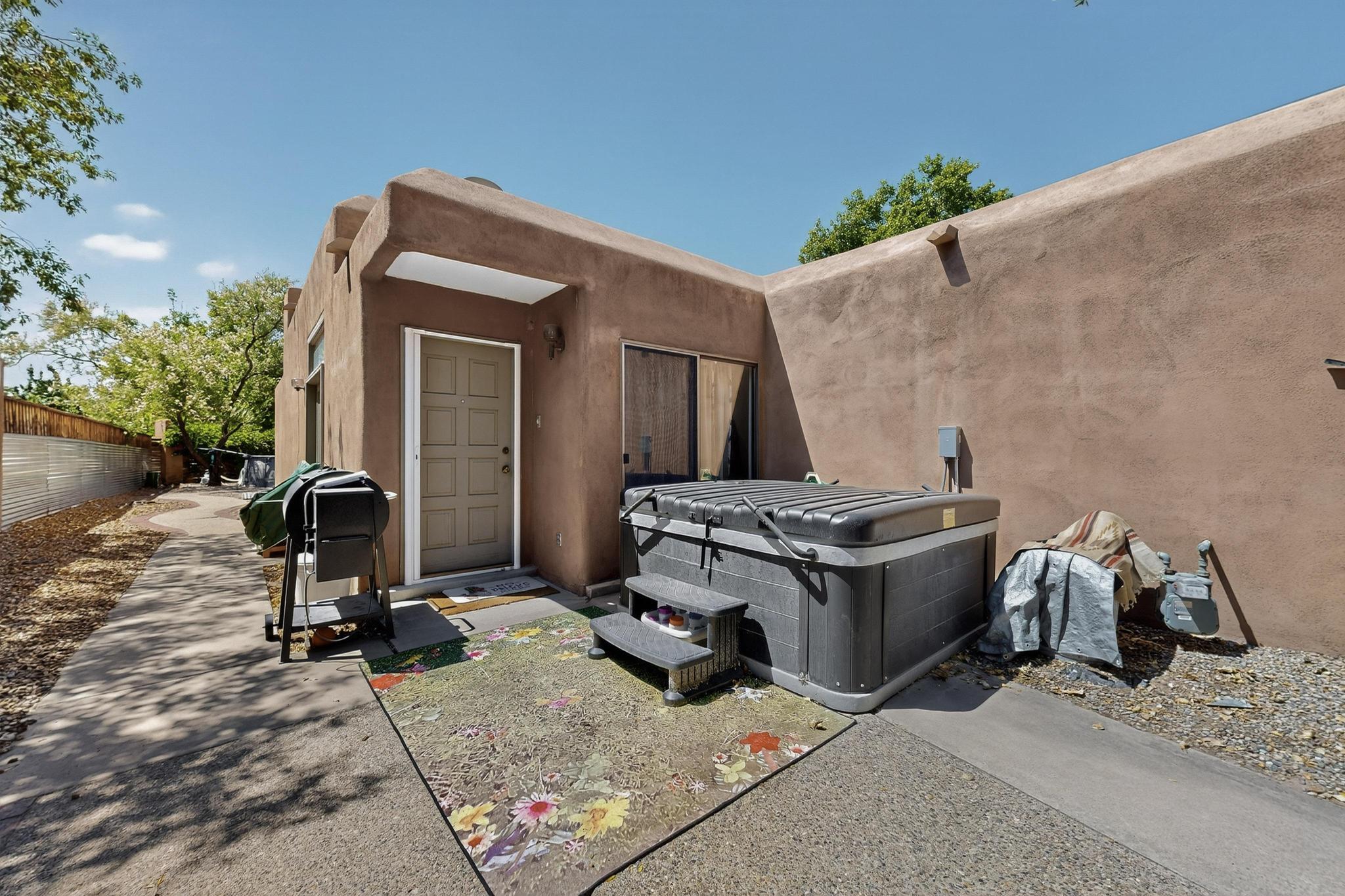 2828 DON PANCHO Road NW