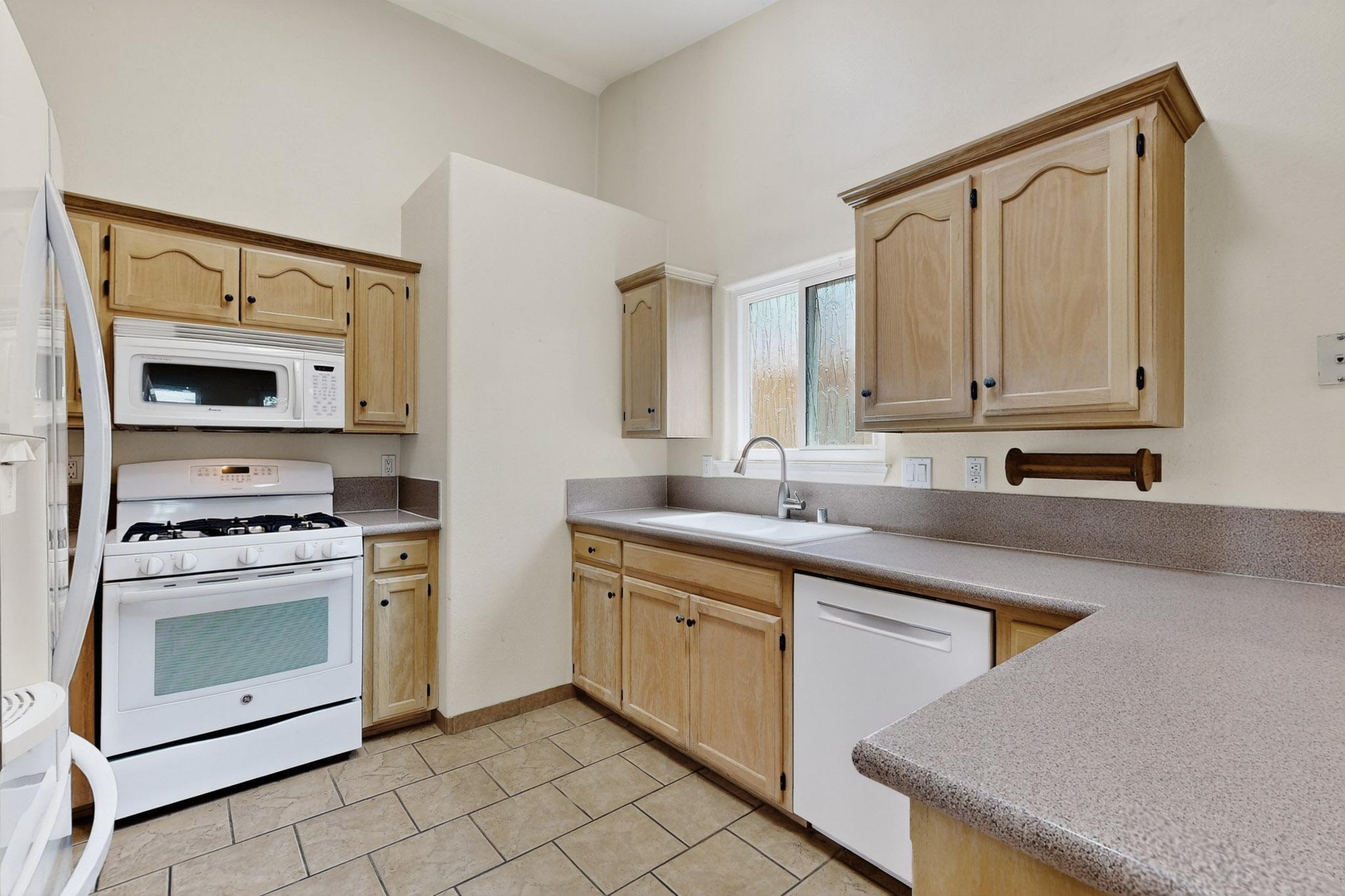 4333 SNOW HEIGHTS Circle SE