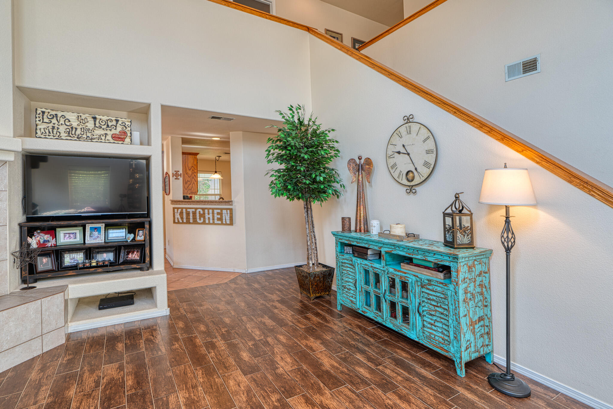 9912 ALEXANDRIA Road NE