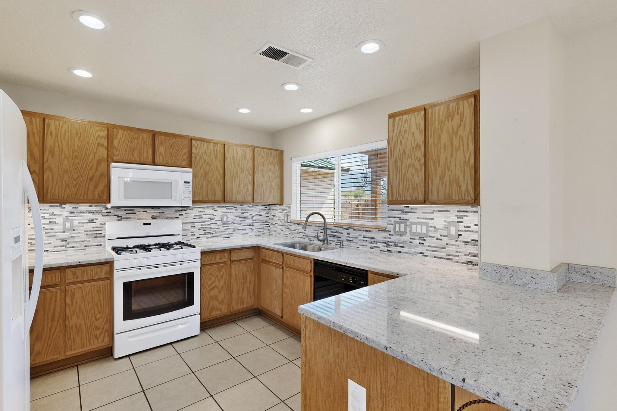 9325 VISTA CLARA Loop NW