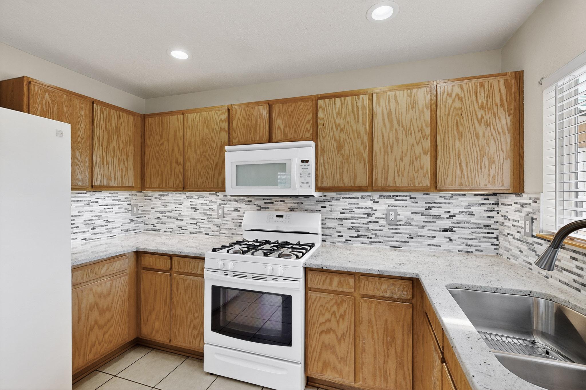 9325 VISTA CLARA Loop NW