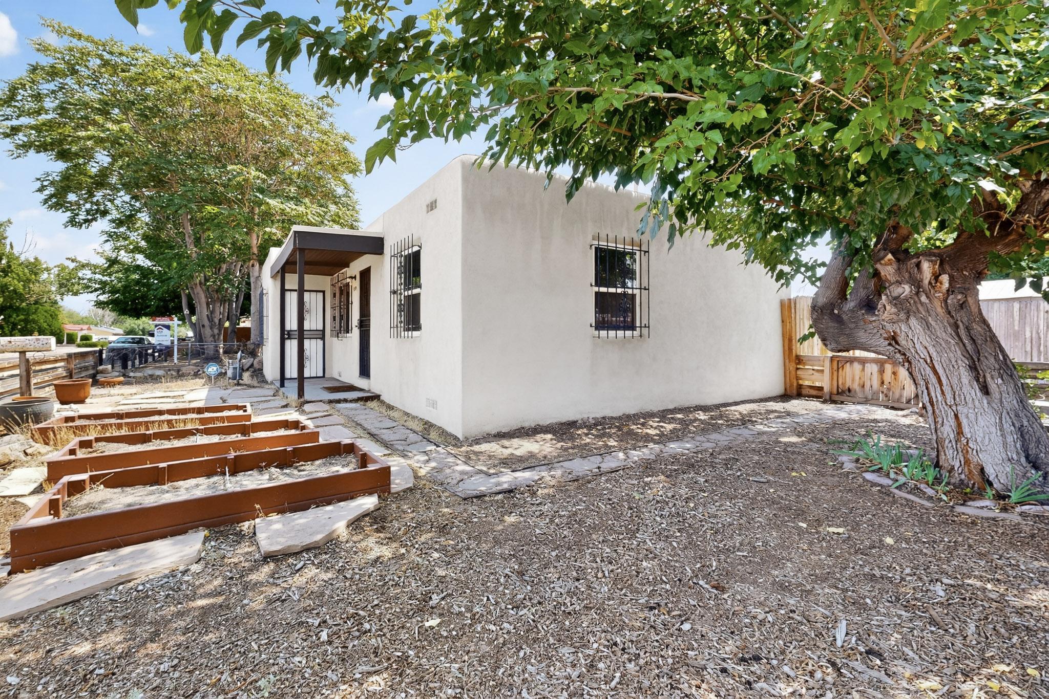 3552 UTE Road NW