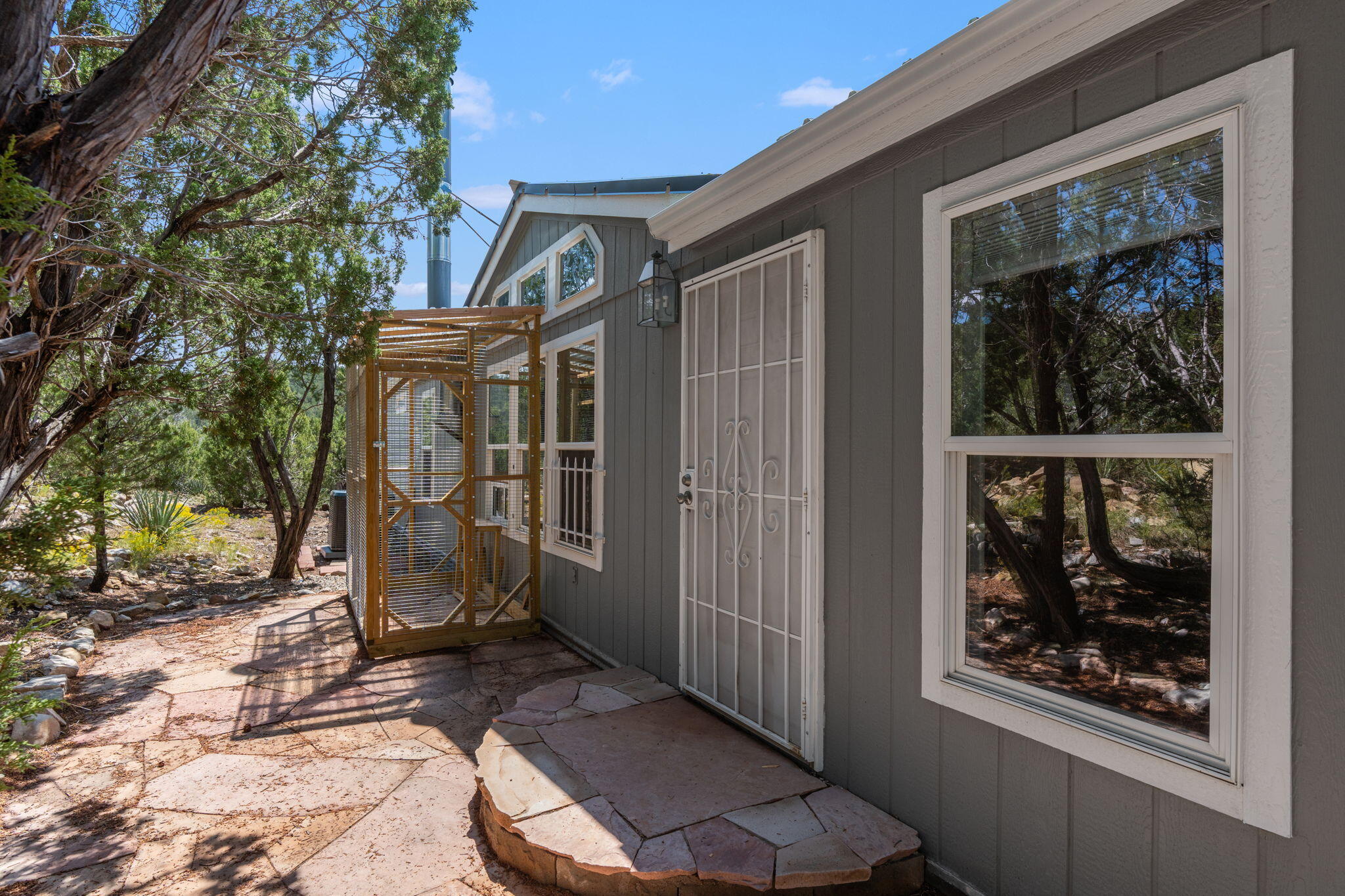 86 CANYON Road