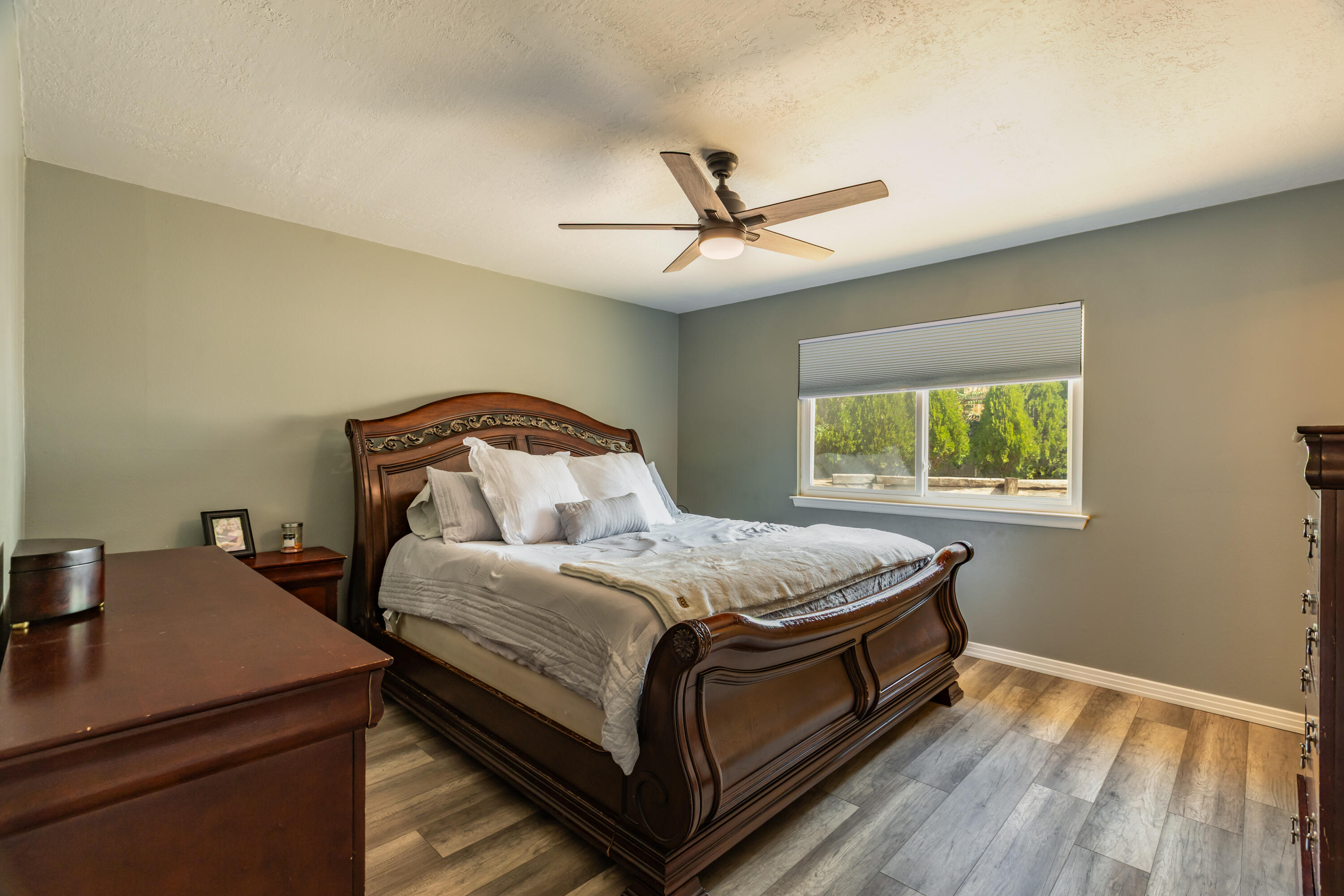 10817 LOWE Street NE