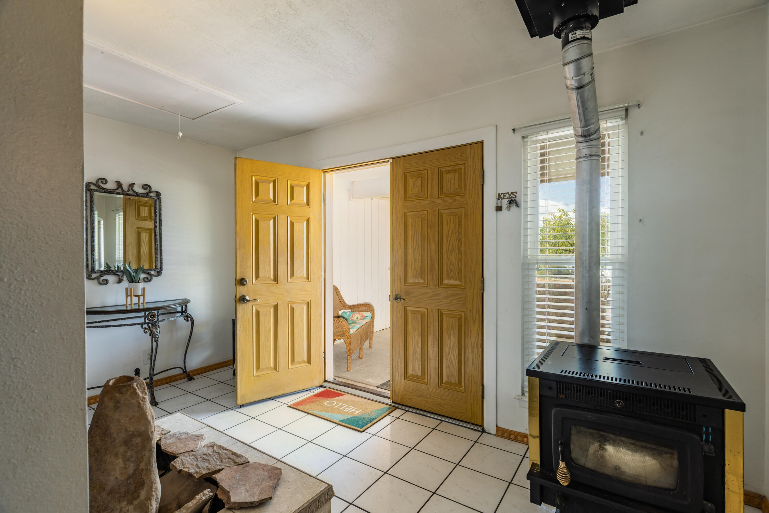 10817 LOWE Street NE