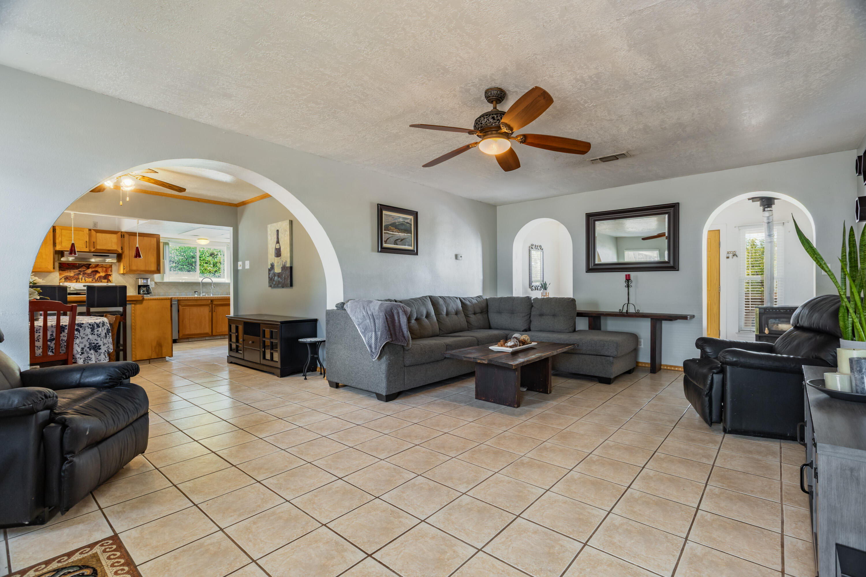 10817 LOWE Street NE