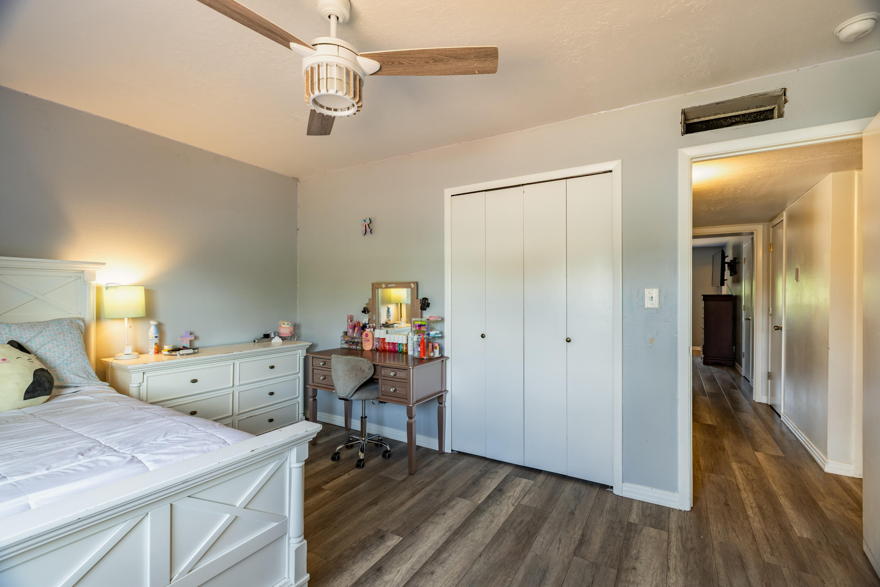 10817 LOWE Street NE