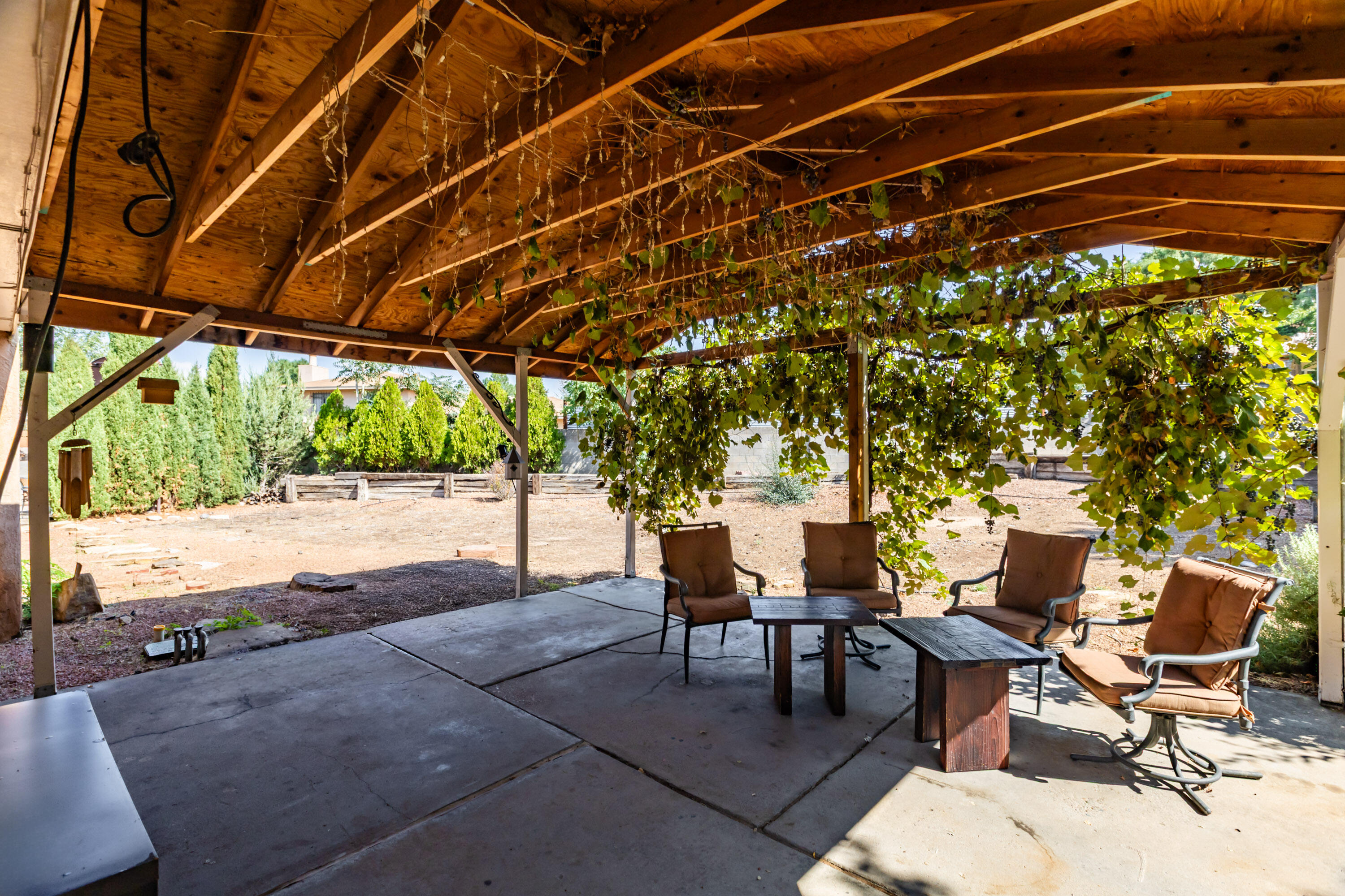 10817 LOWE Street NE