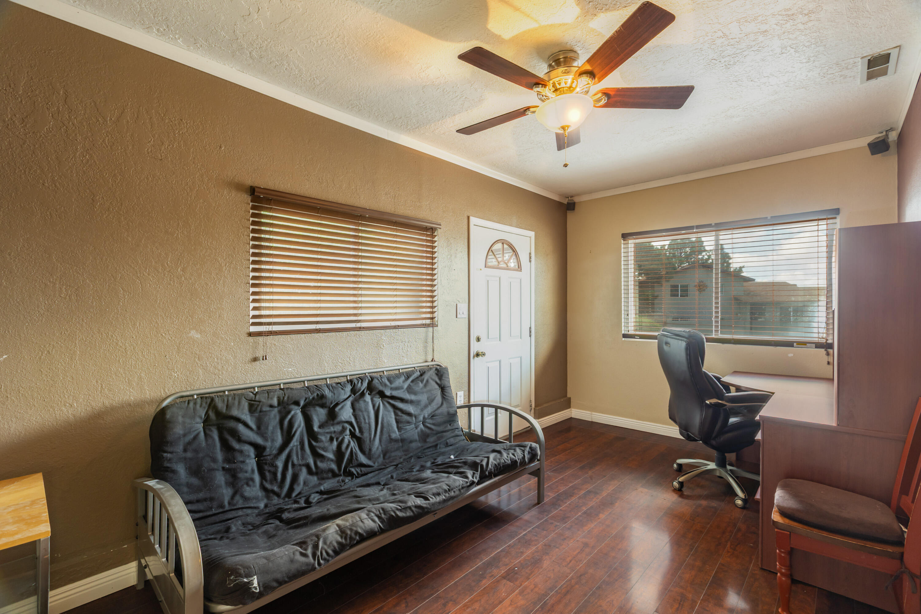 10817 LOWE Street NE