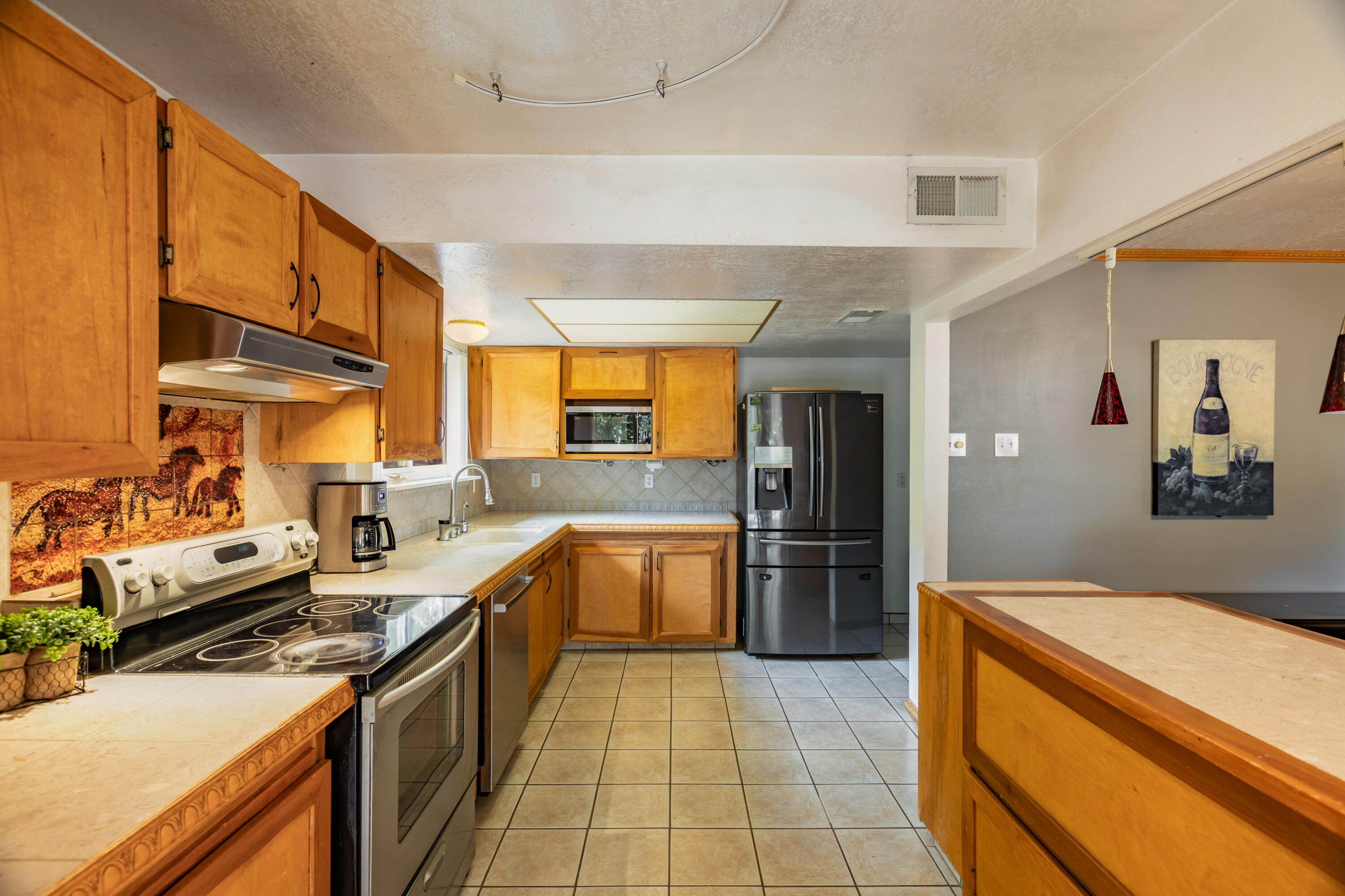 10817 LOWE Street NE