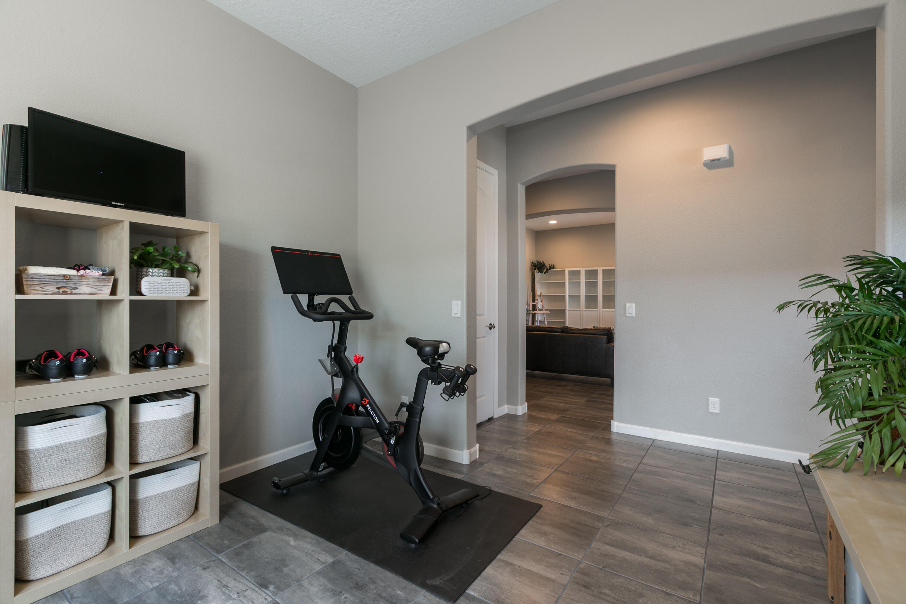 9232 WIND CAVES Way NW