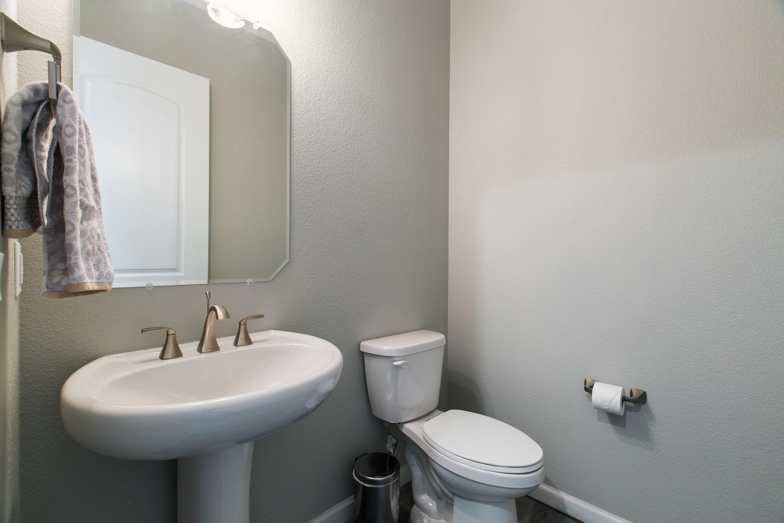 9232 WIND CAVES Way NW