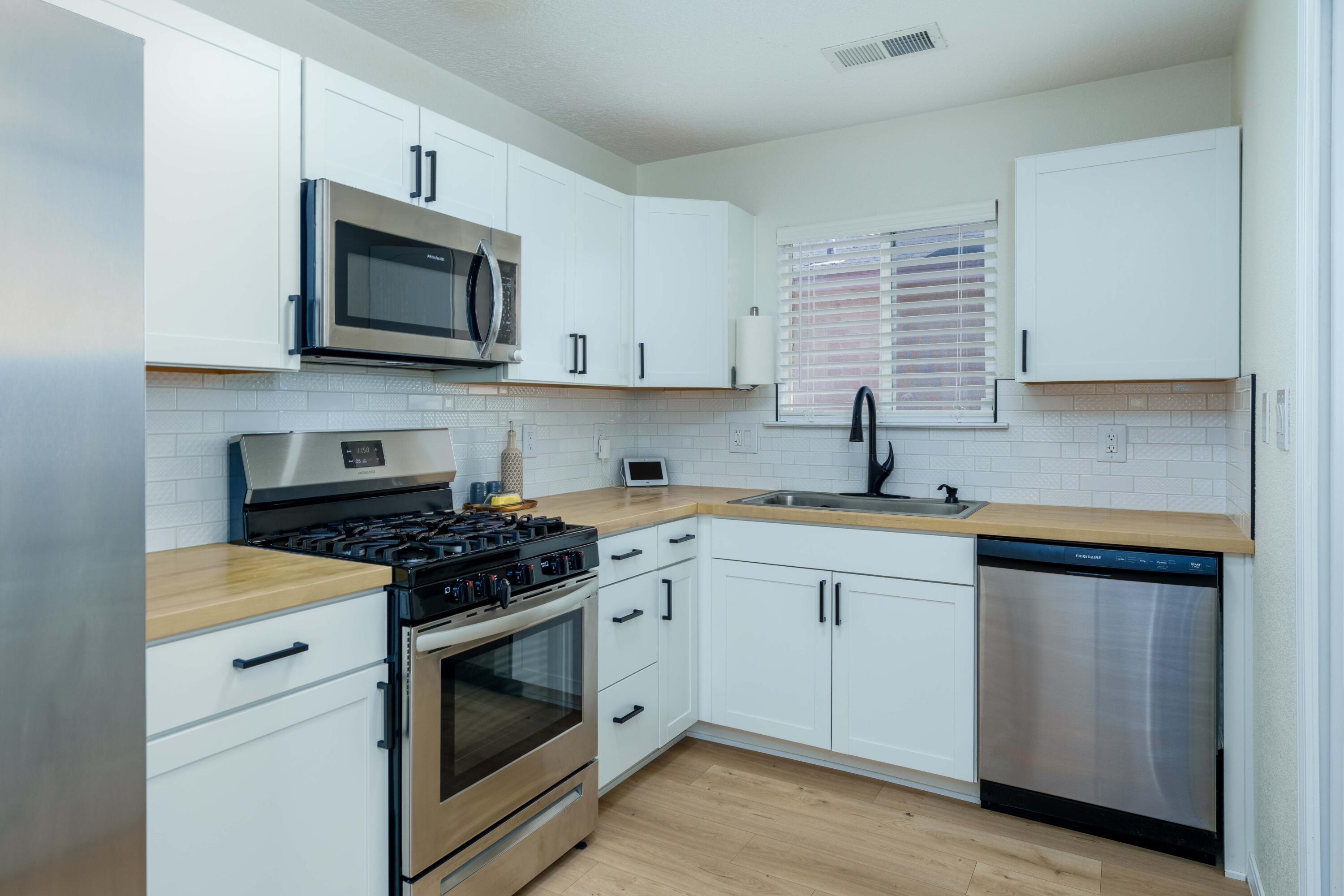 8009 Vista Estrella Lane SW