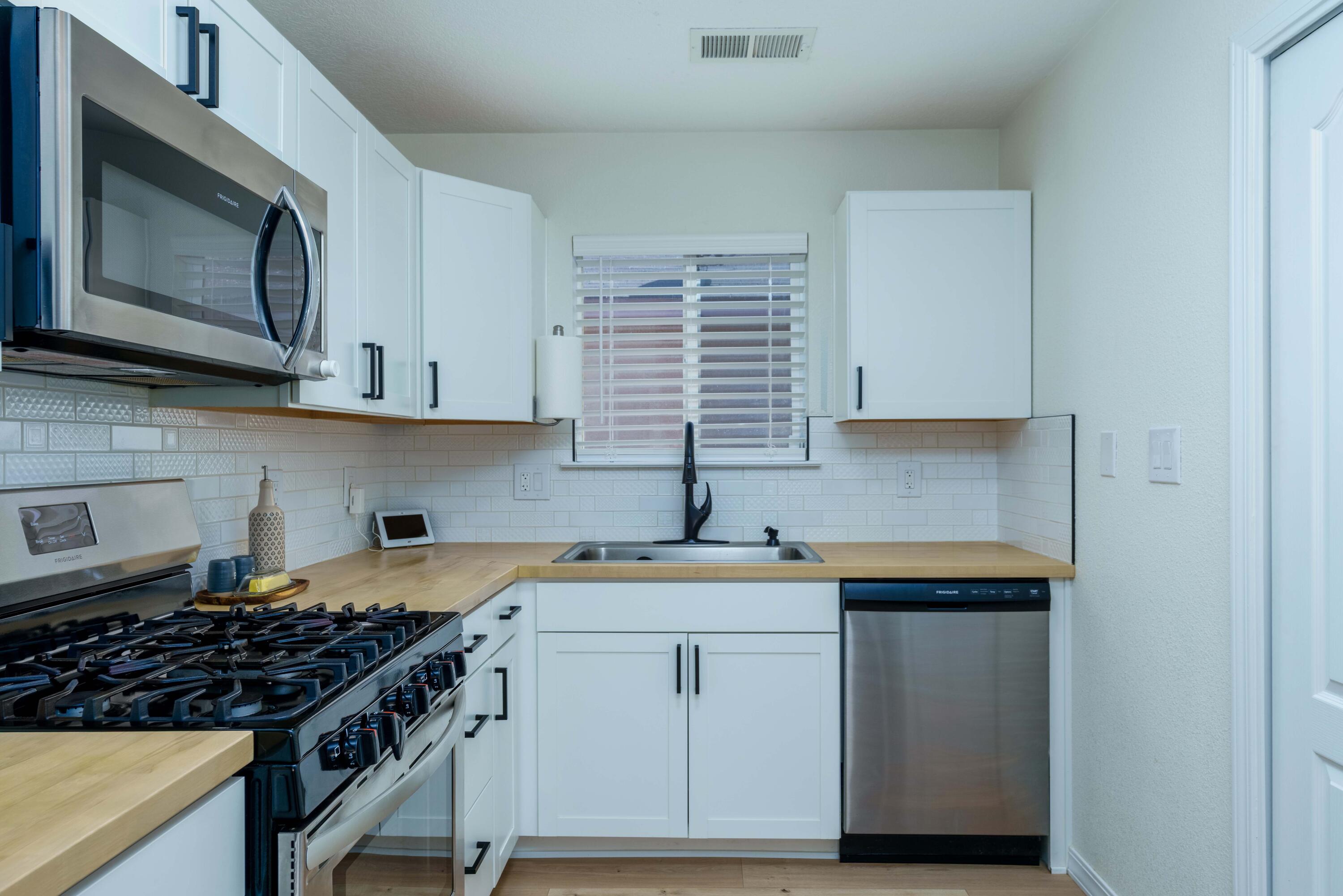 8009 Vista Estrella Lane SW