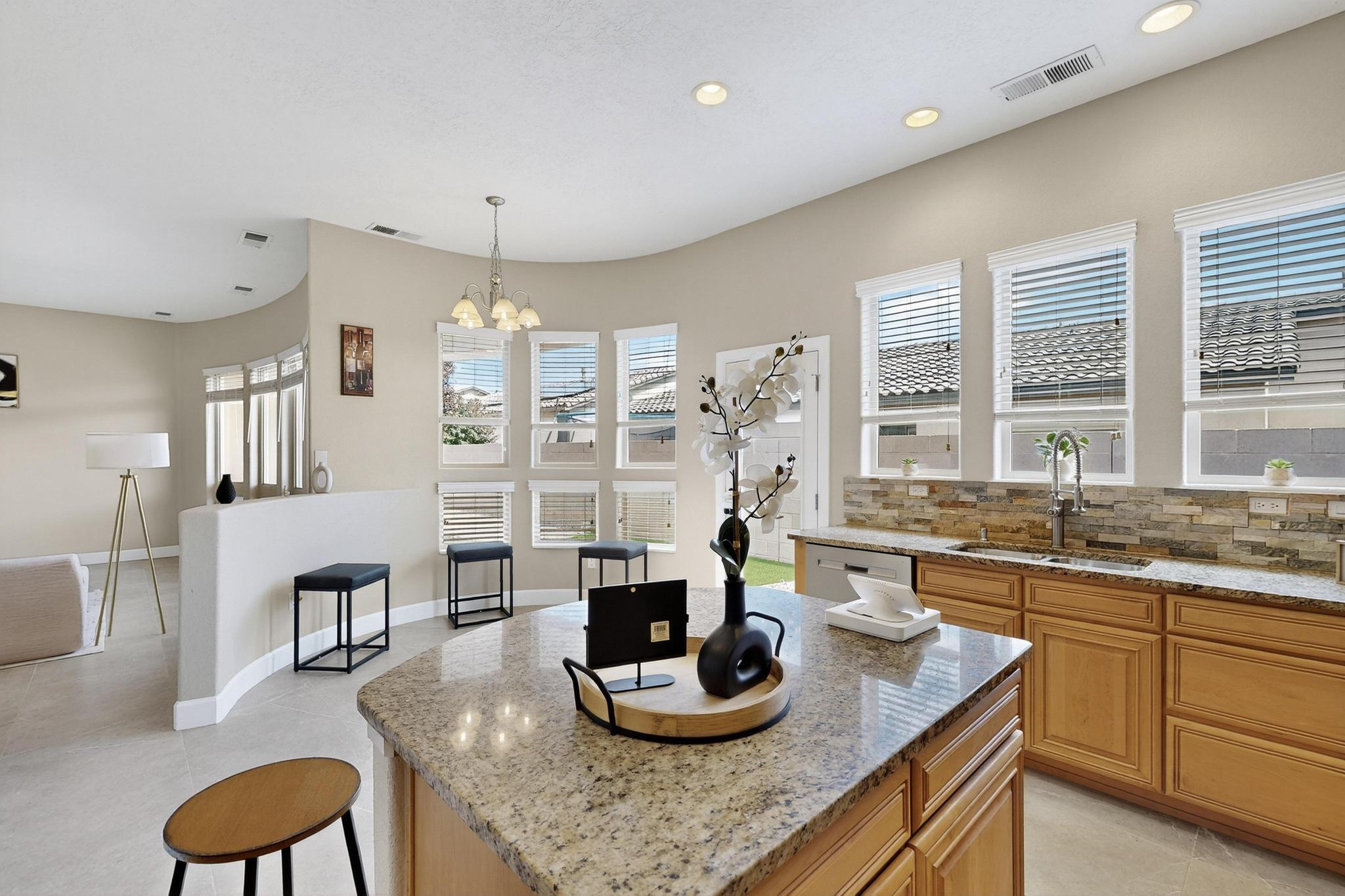 5916 S SANDIA Court NE