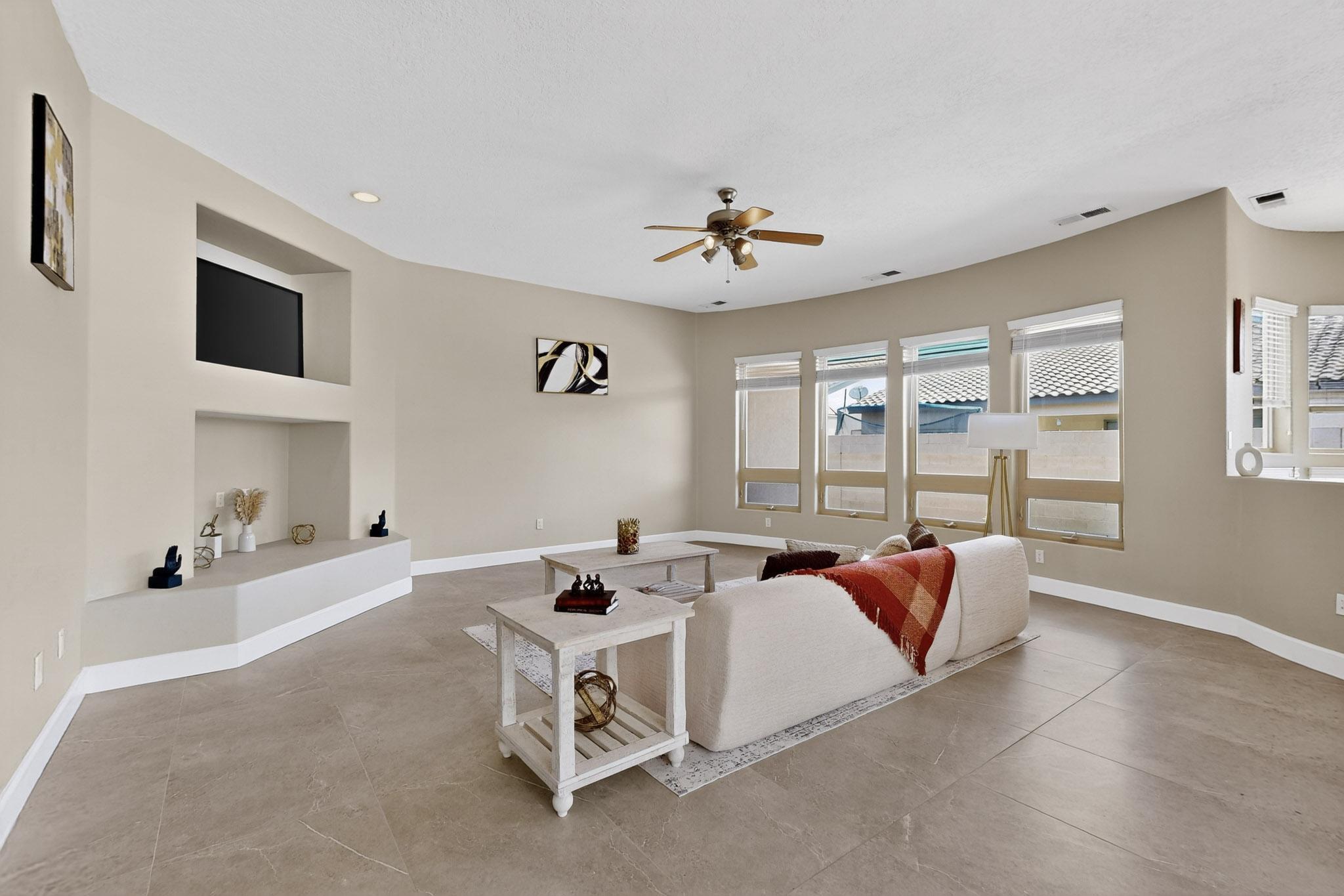 5916 S SANDIA Court NE