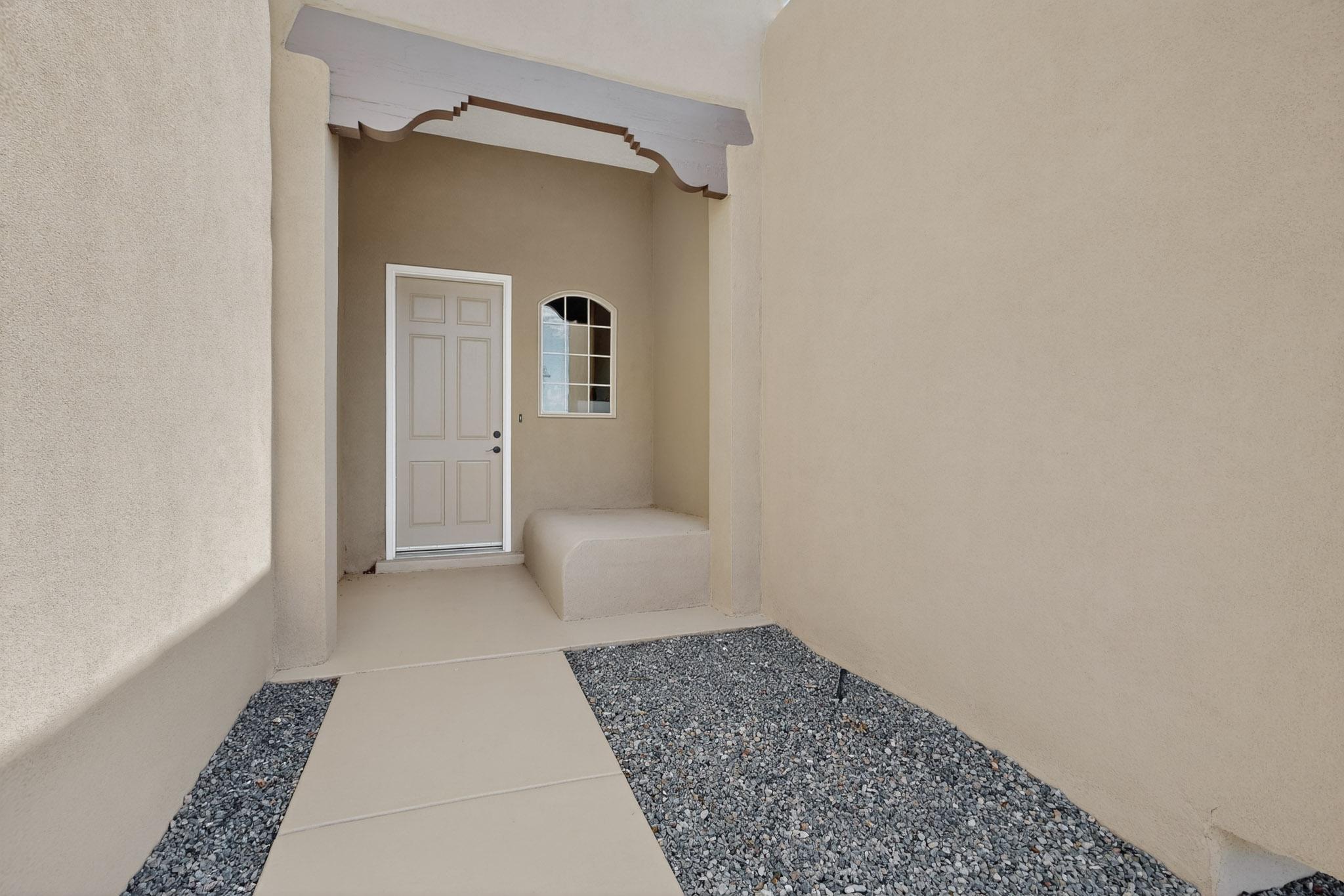 5916 S SANDIA Court NE