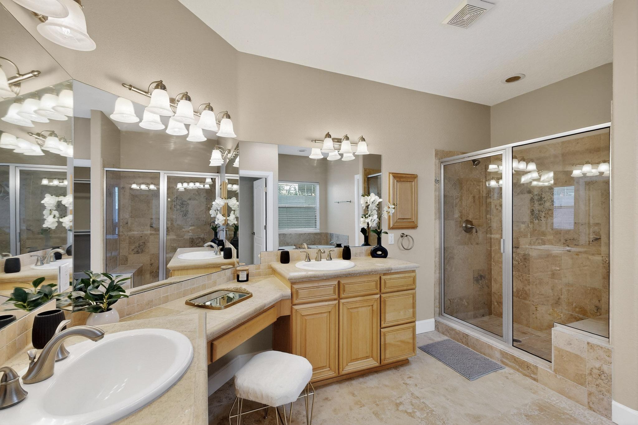 5916 S SANDIA Court NE