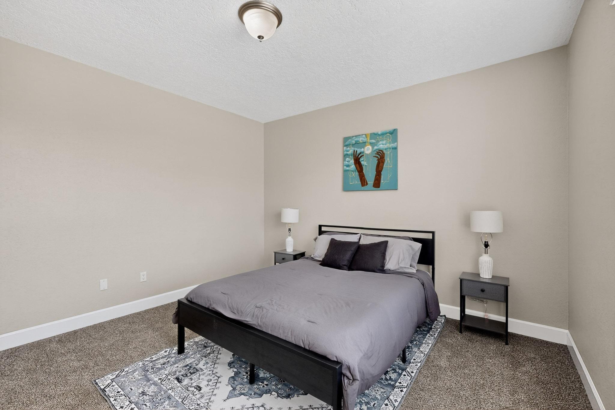 5916 S SANDIA Court NE