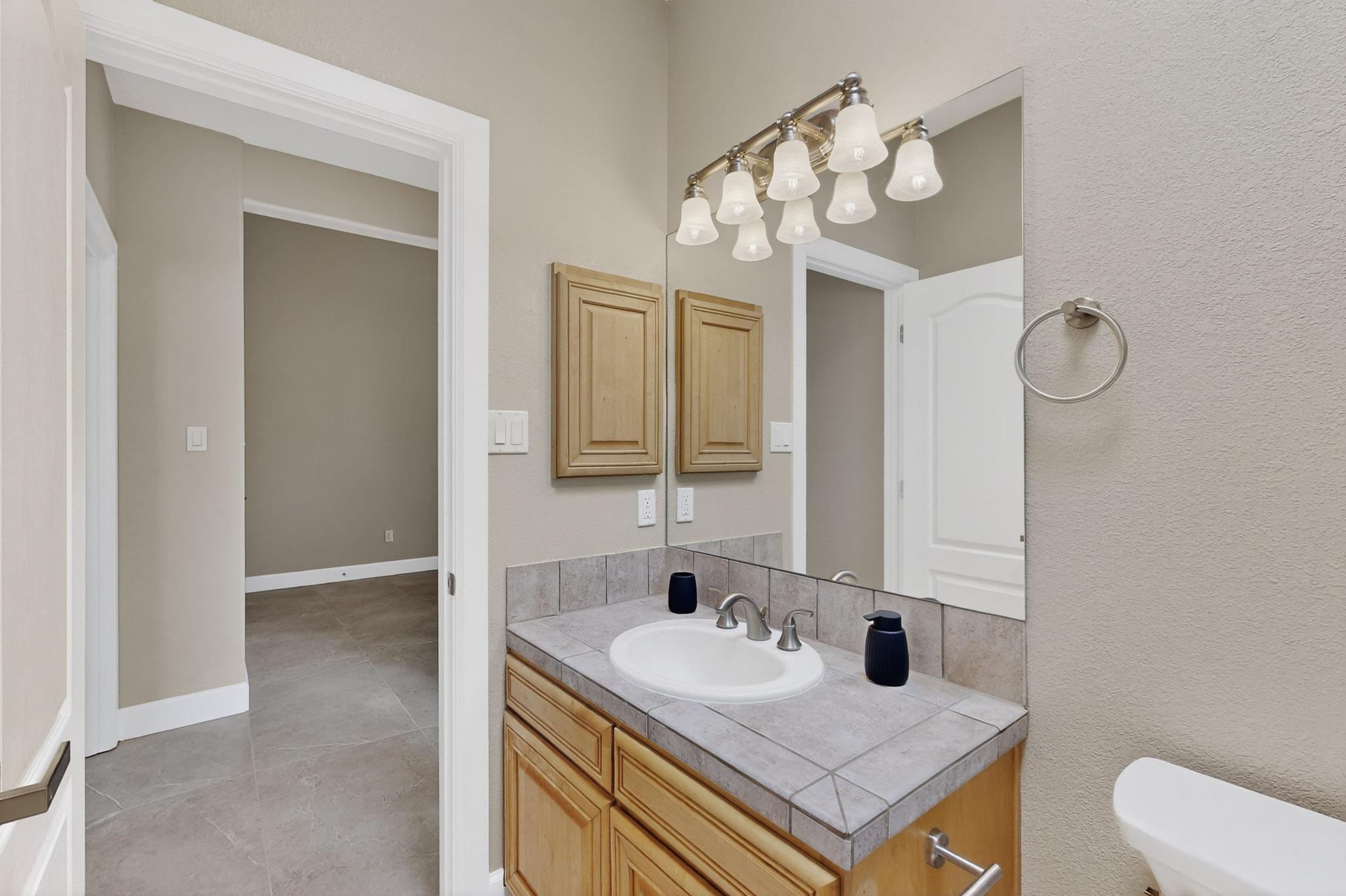 5916 S SANDIA Court NE