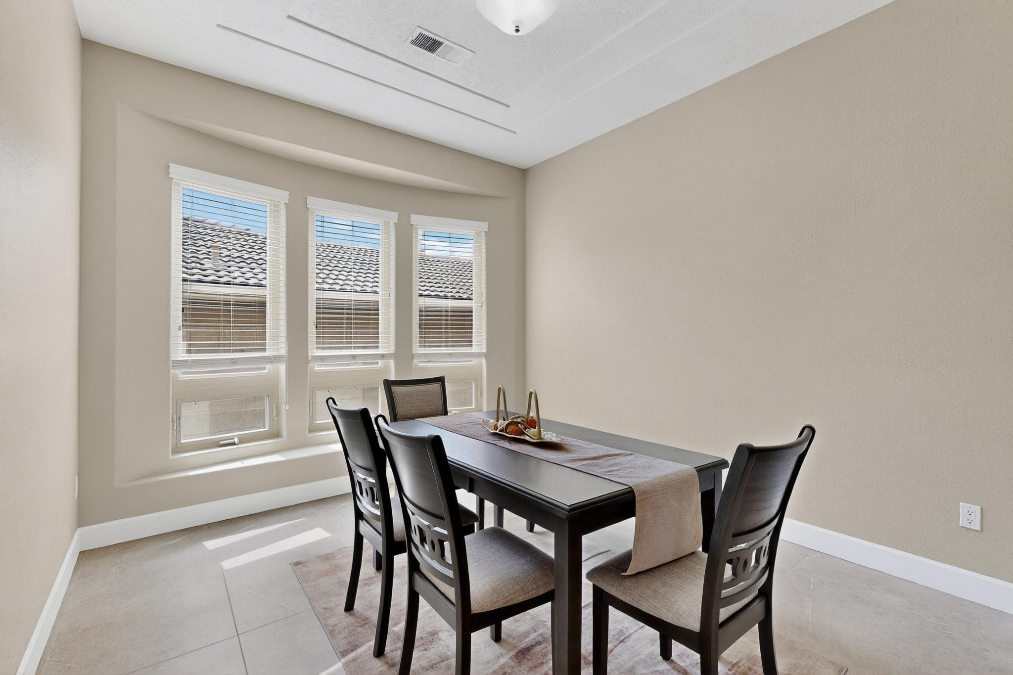 5916 S SANDIA Court NE