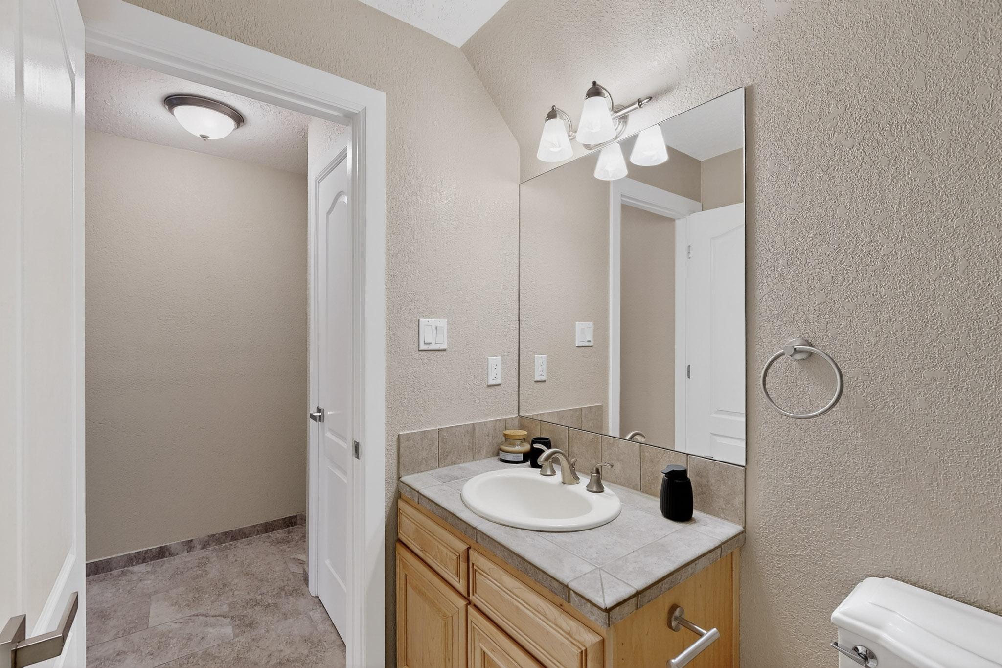 5916 S SANDIA Court NE