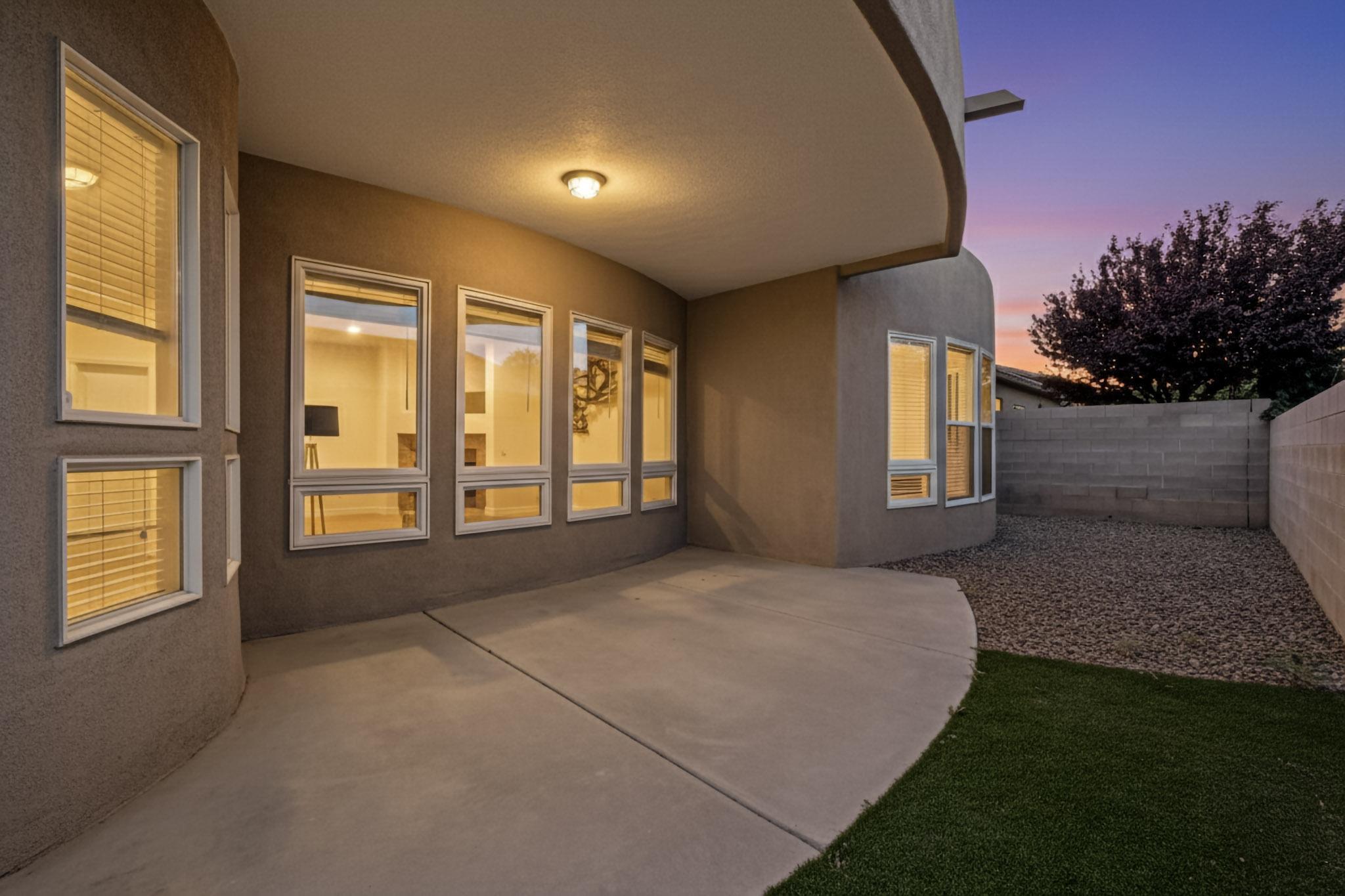 5916 S SANDIA Court NE