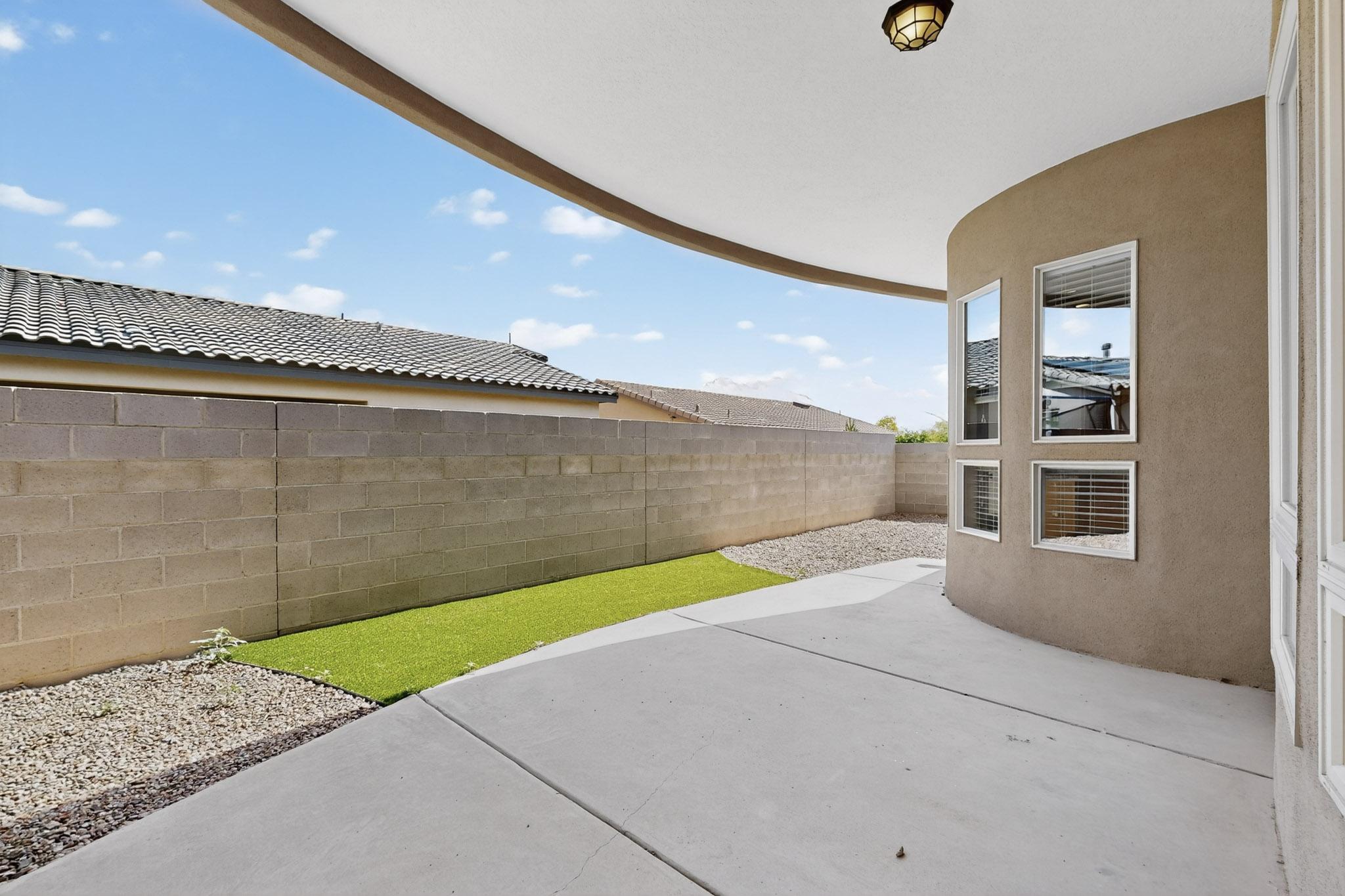 5916 S SANDIA Court NE