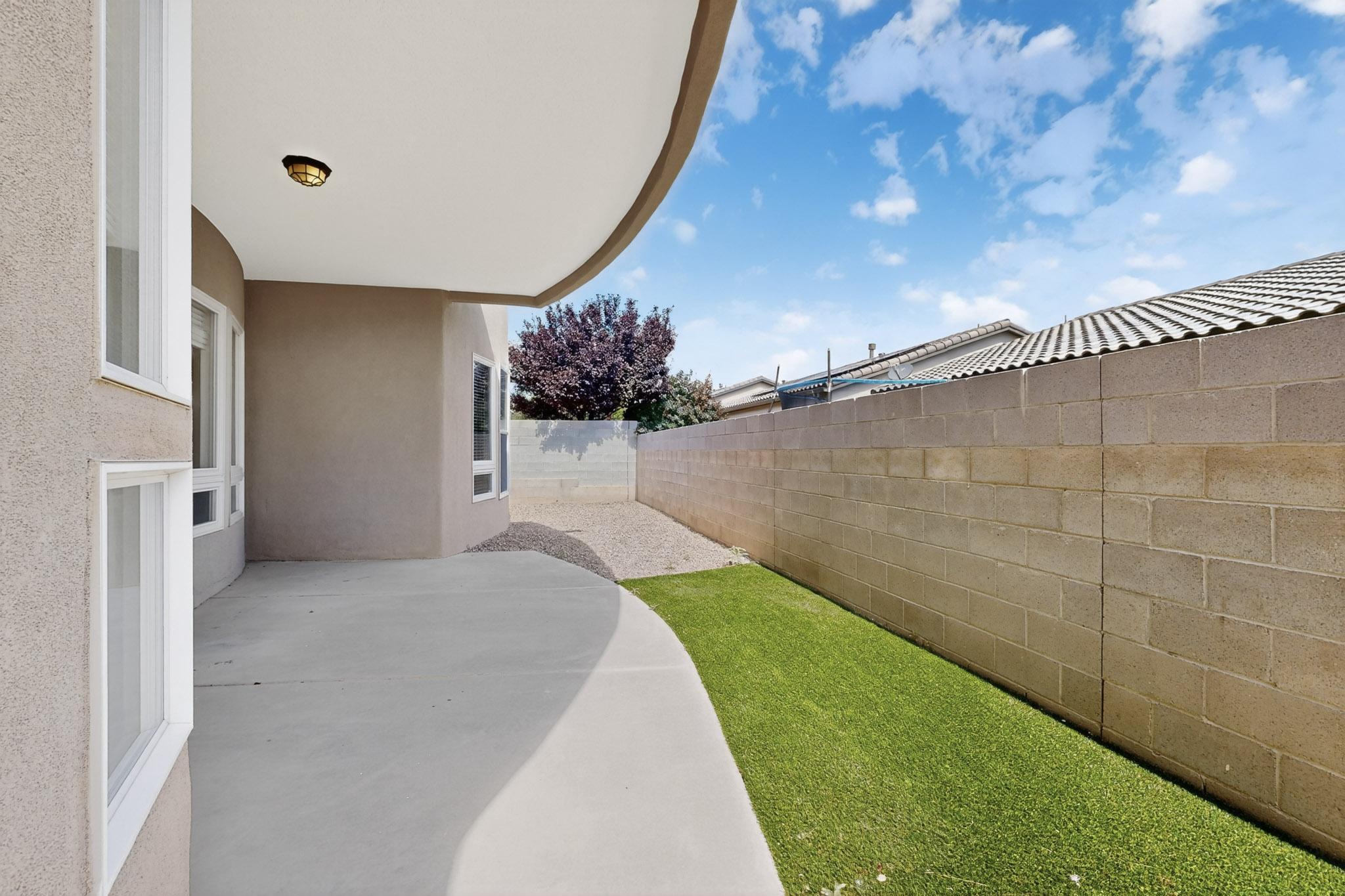 5916 S SANDIA Court NE