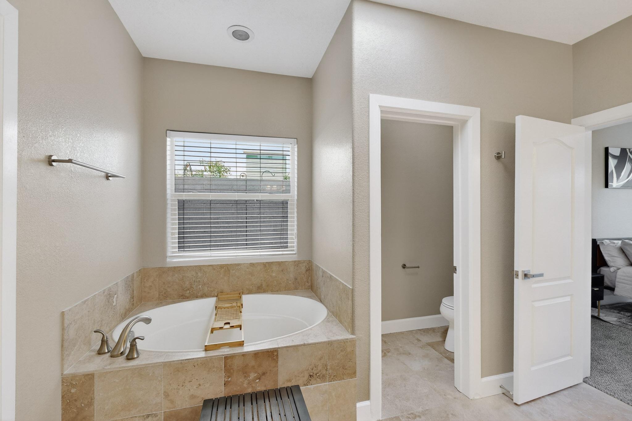 5916 S SANDIA Court NE