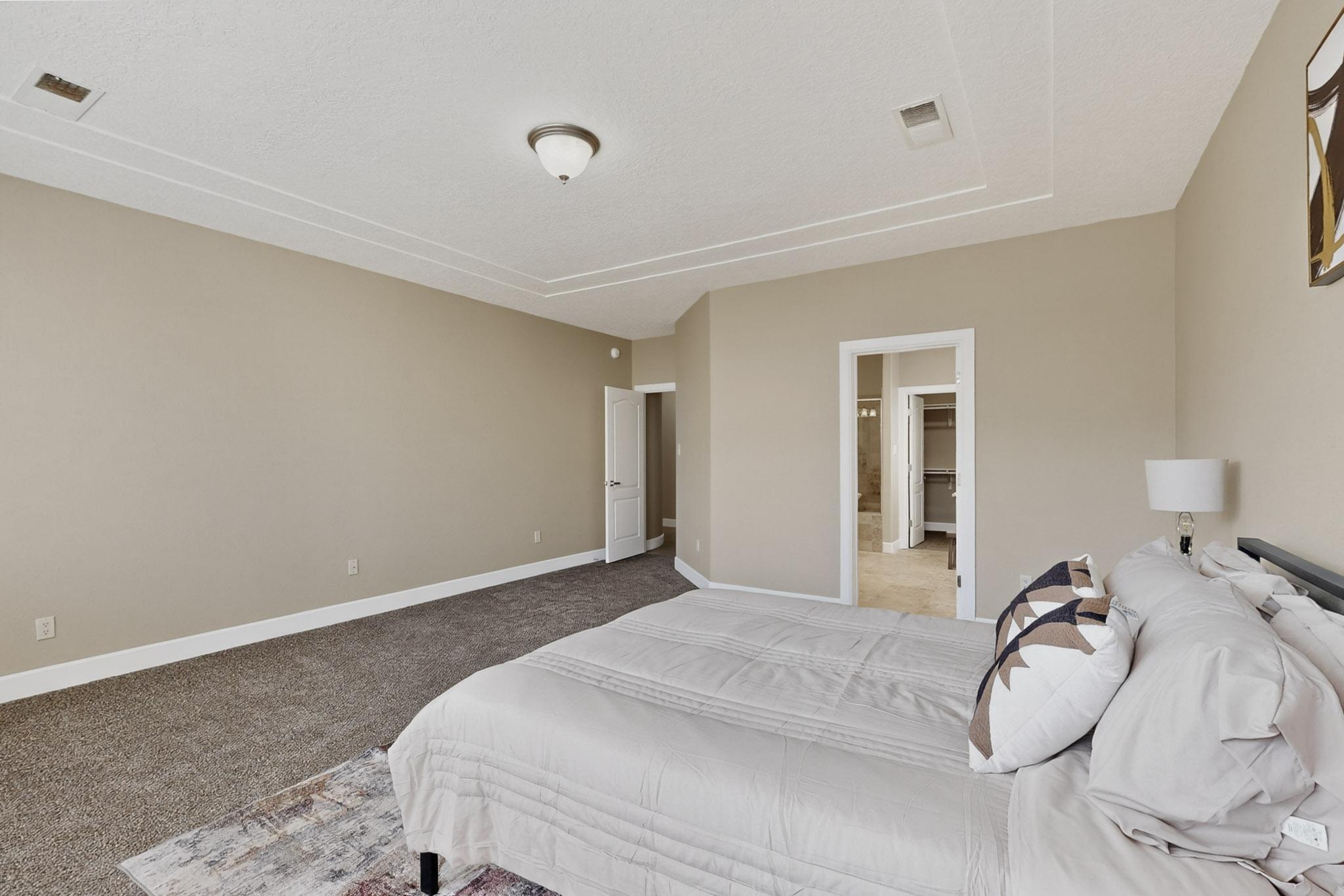 5916 S SANDIA Court NE