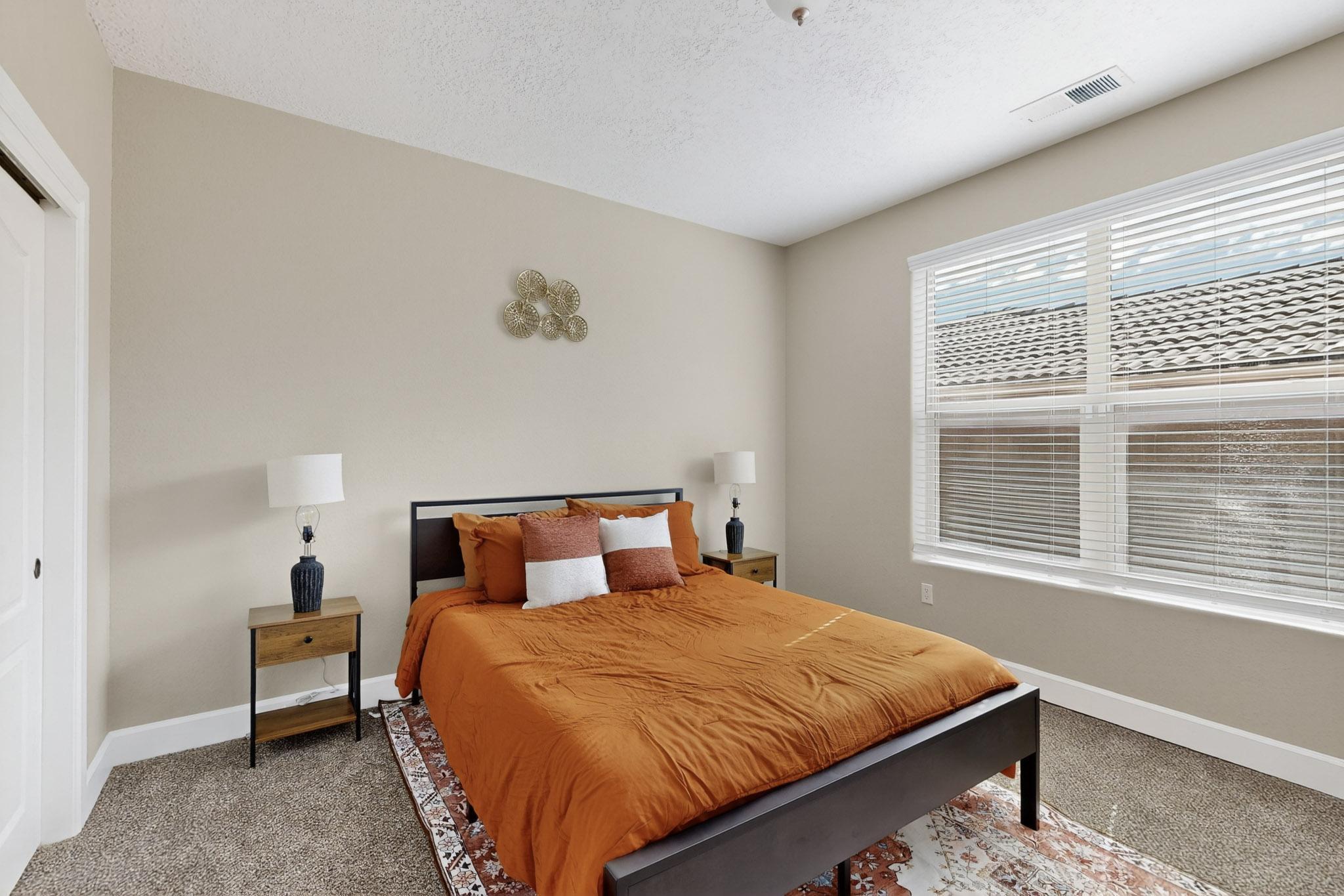 5916 S SANDIA Court NE