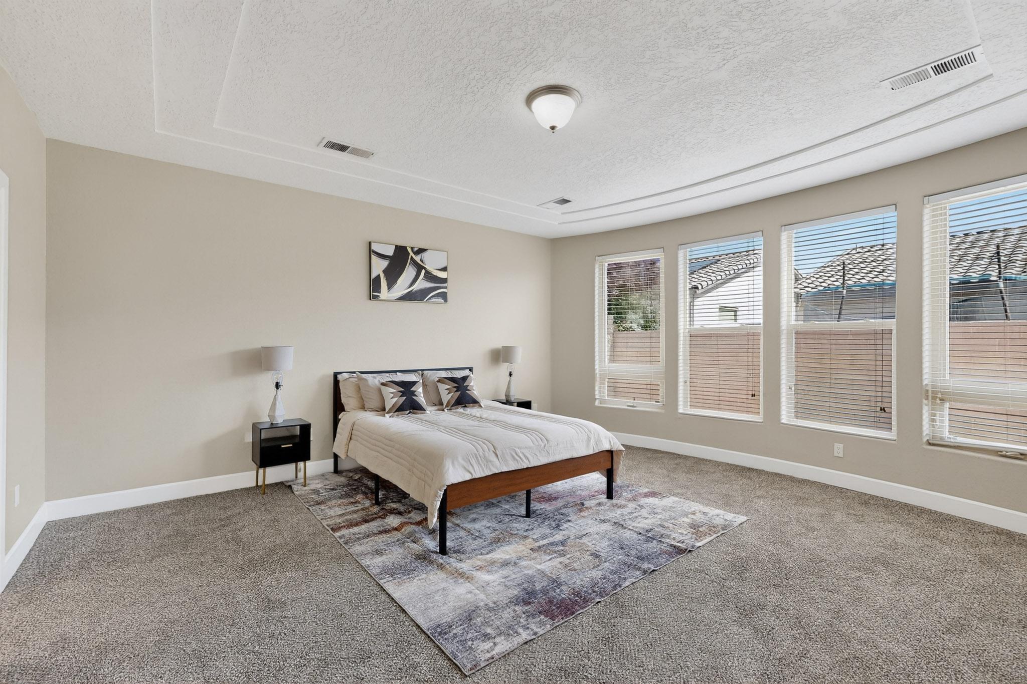 5916 S SANDIA Court NE