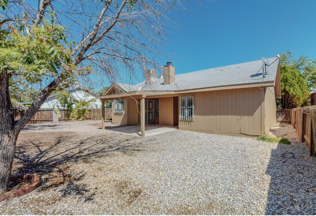 847 SUNBIRD Road SW