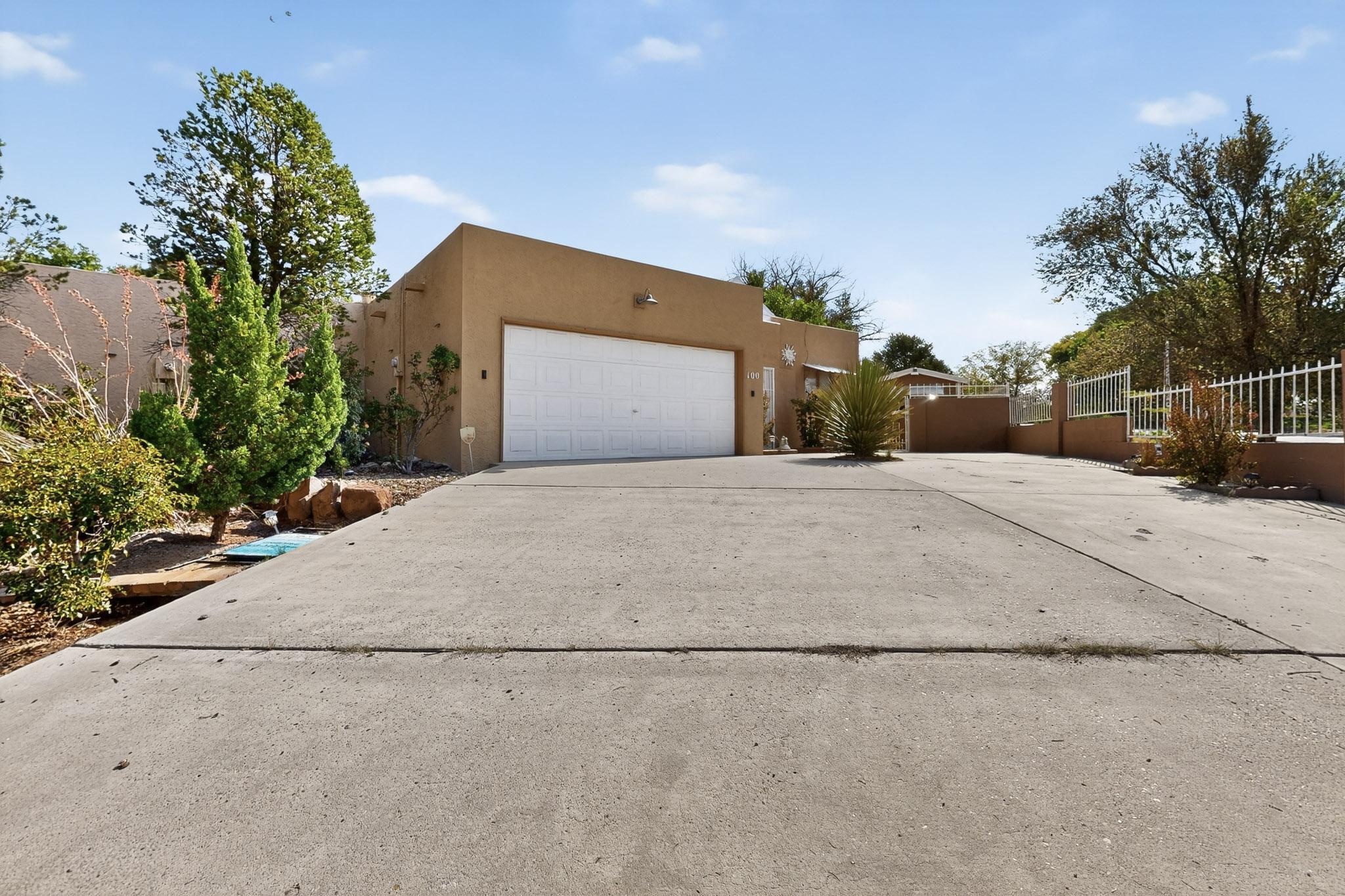 100 VISTA DEL SOL Street