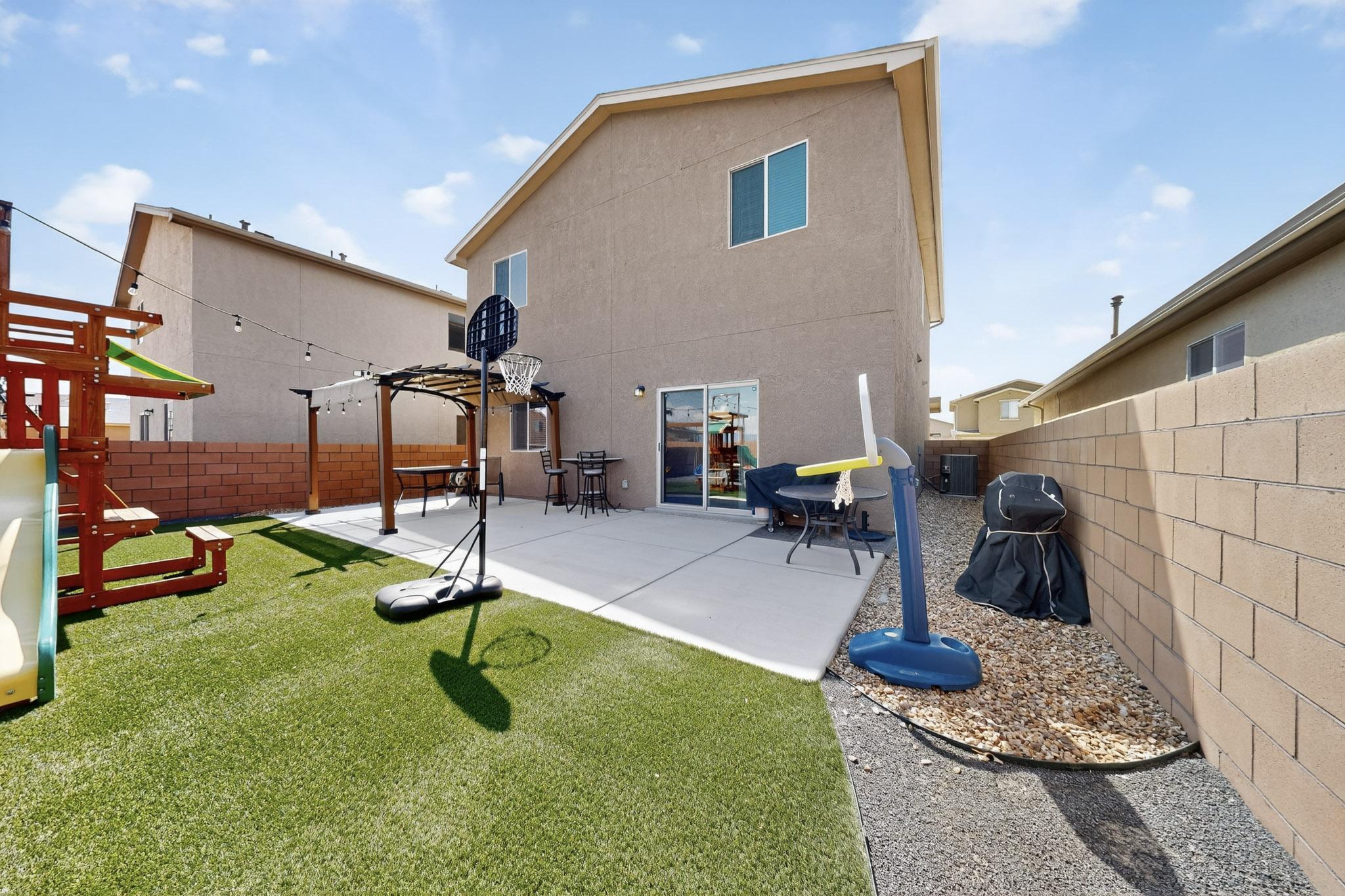 471 CHAFEY Drive SW