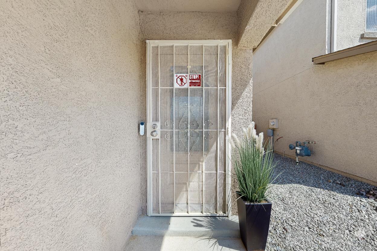 471 CHAFEY Drive SW