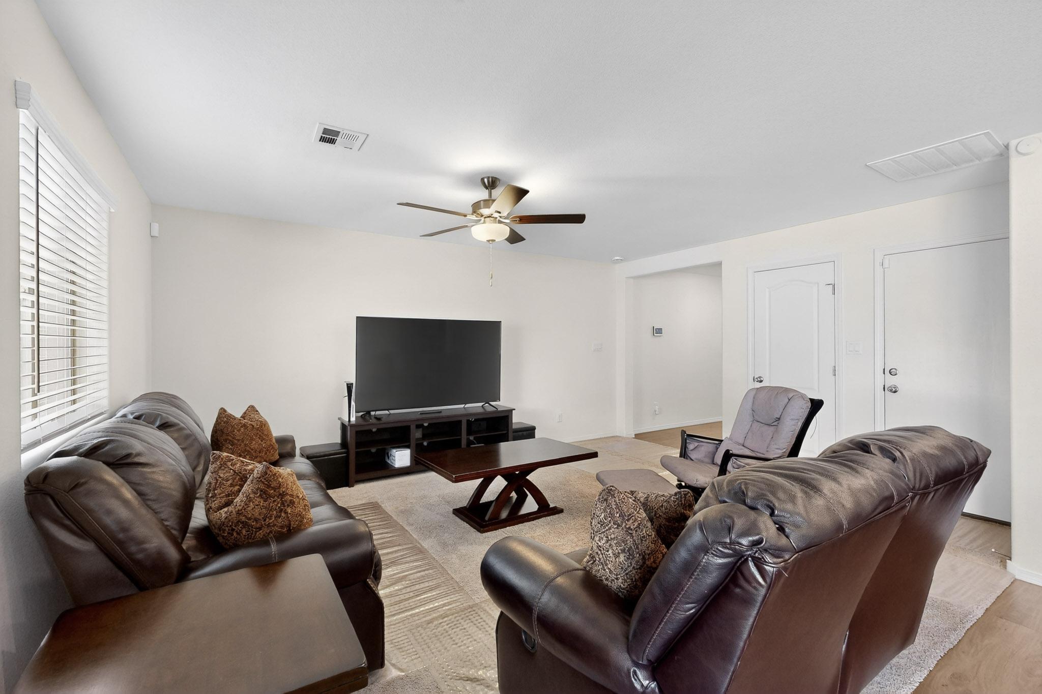 471 CHAFEY Drive SW