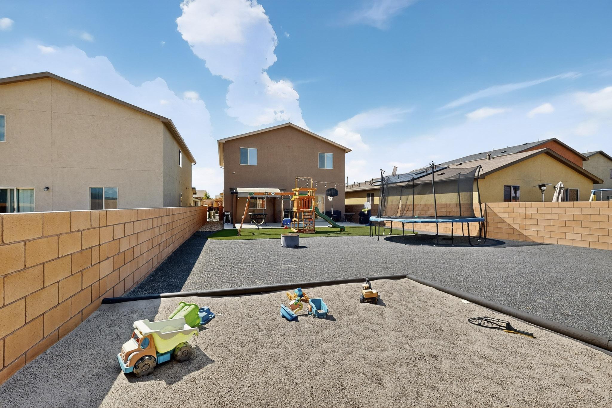 471 CHAFEY Drive SW