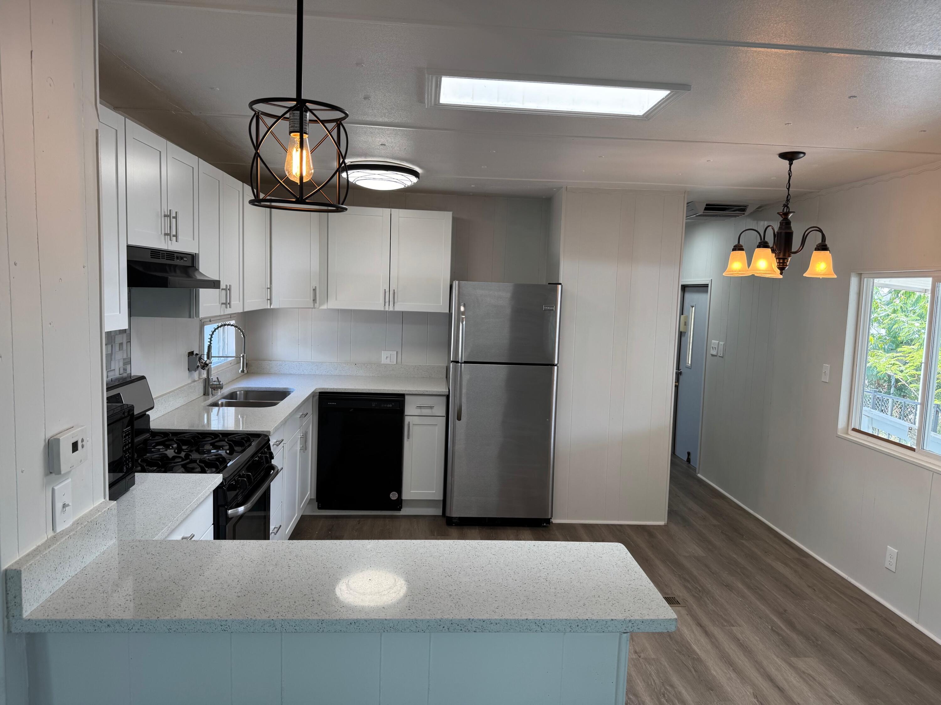 7112 PAN AMERICAN EAST NE 113