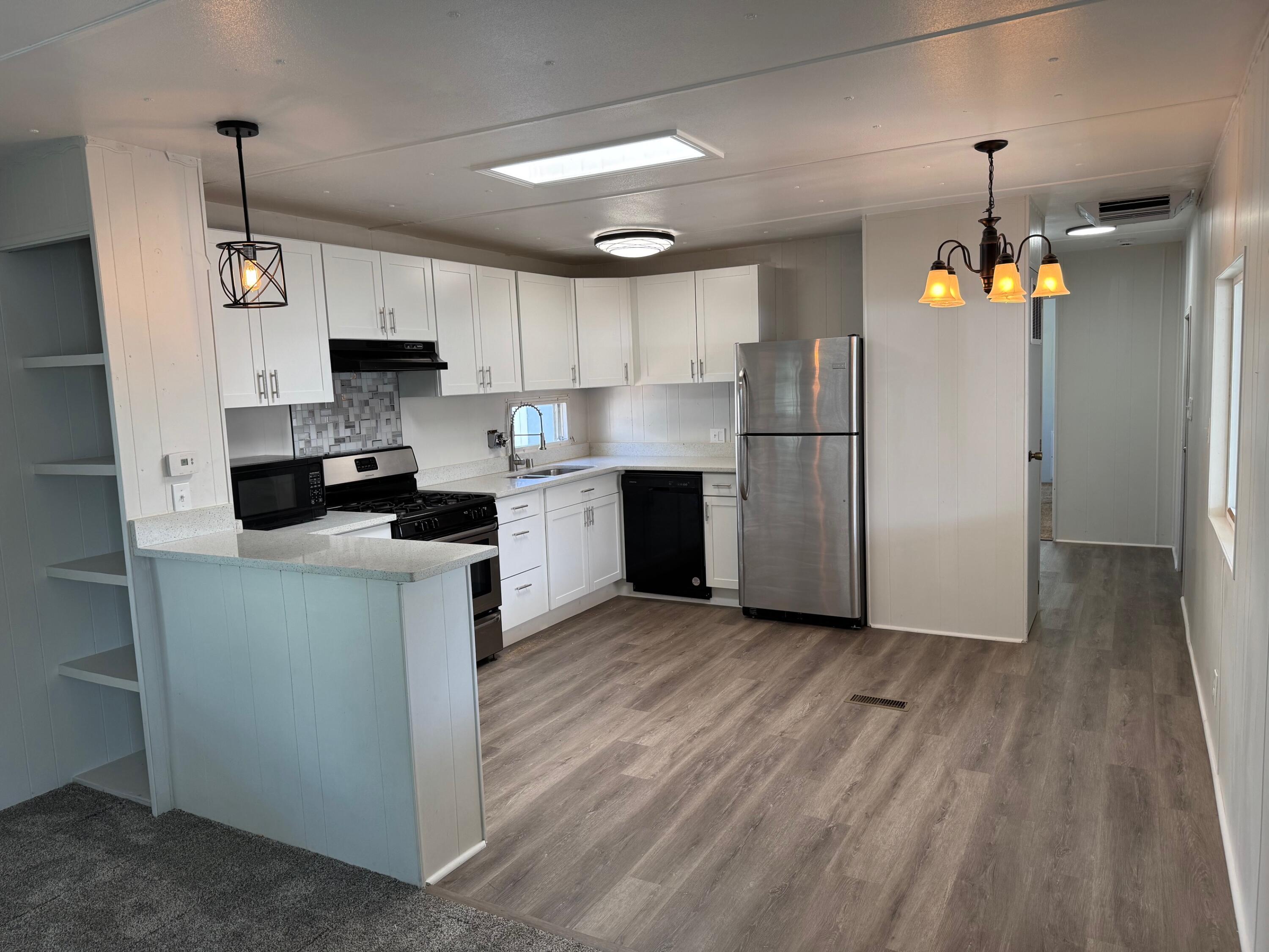 7112 PAN AMERICAN EAST NE 113