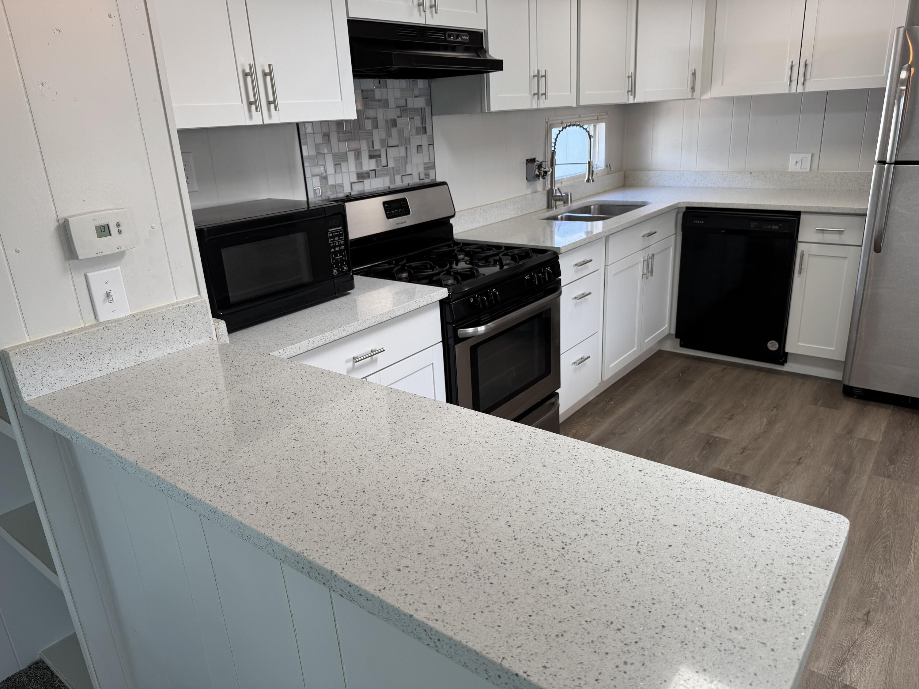 7112 PAN AMERICAN EAST NE 113