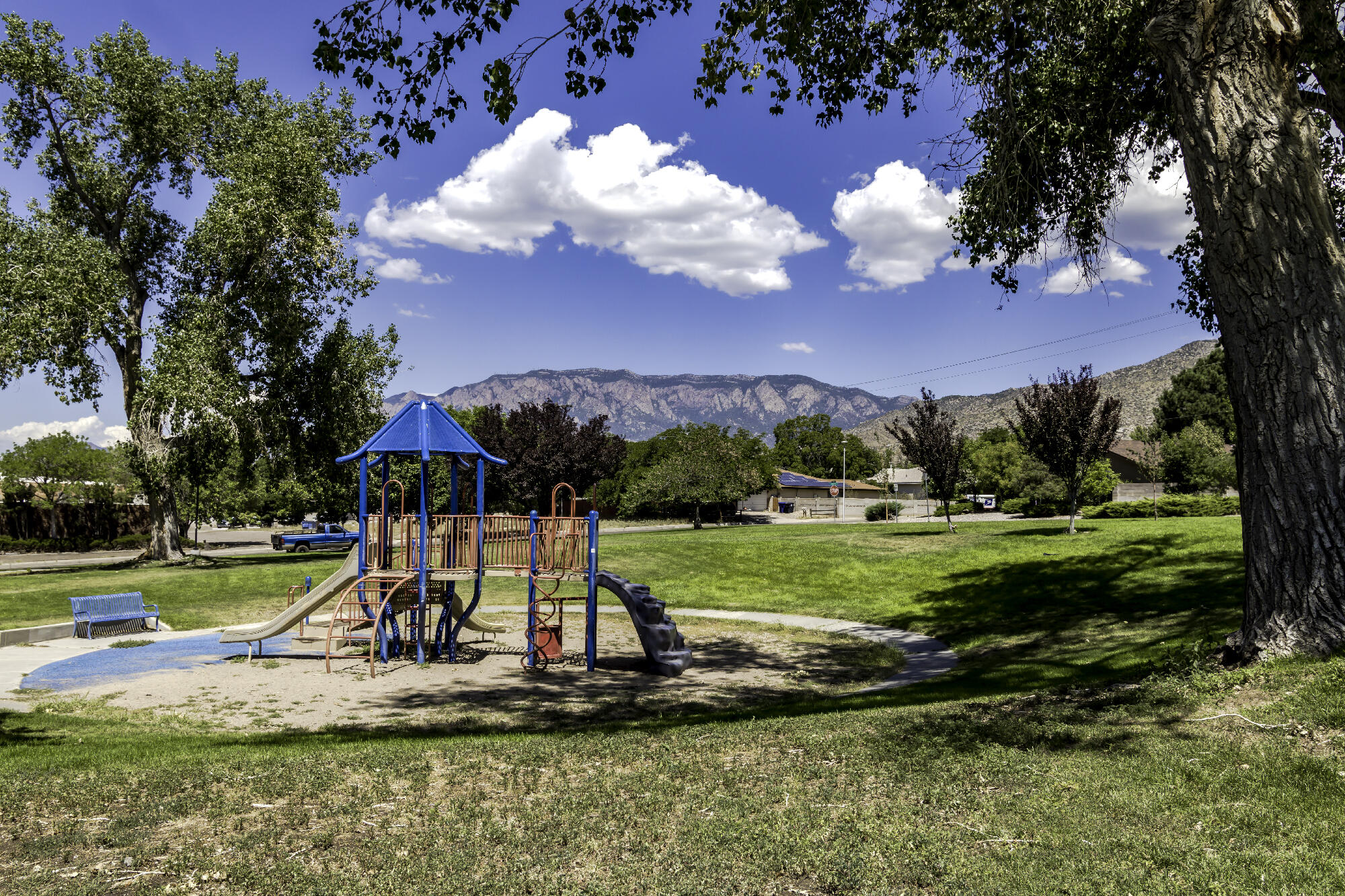 1909 Othello Court NE