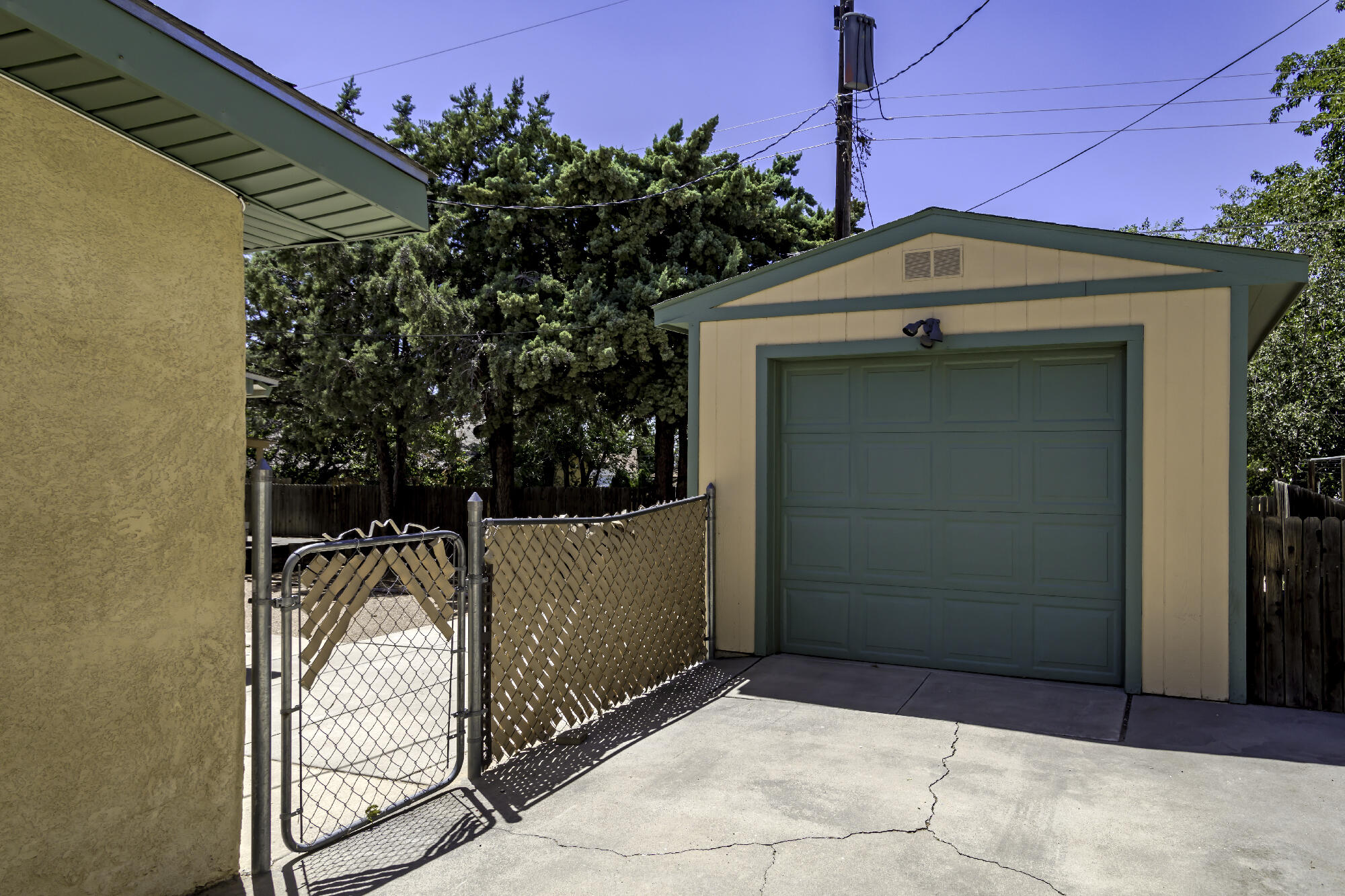 1909 Othello Court NE