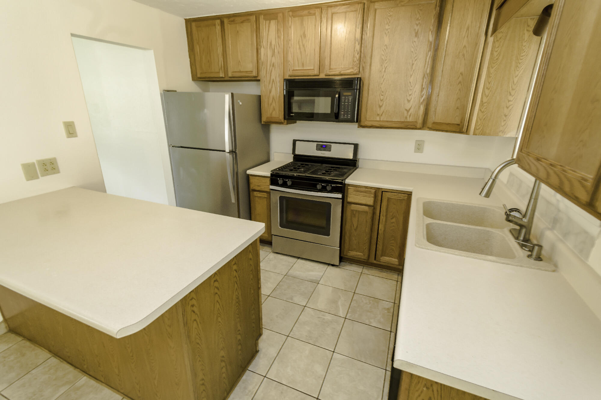 1909 Othello Court NE